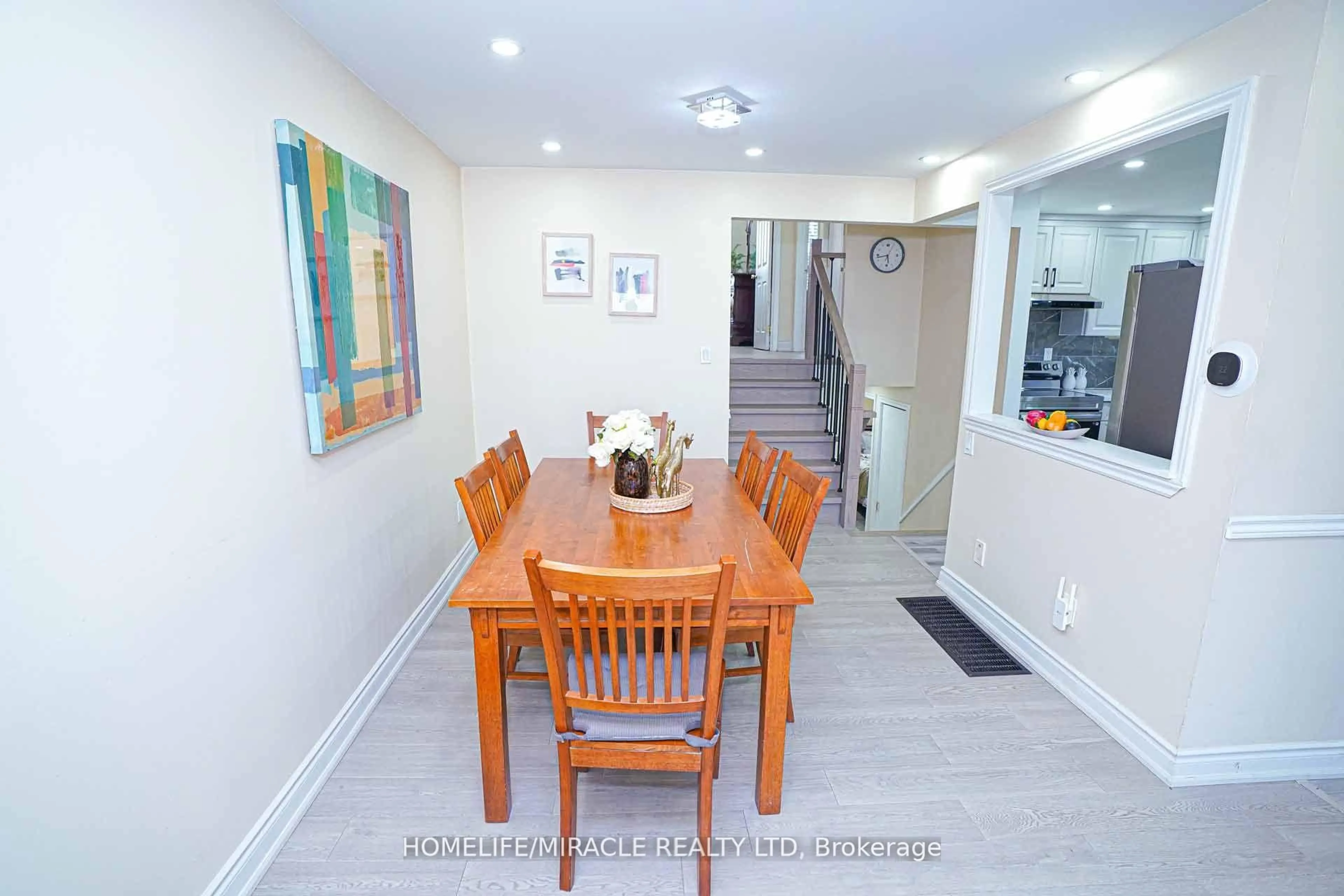 Dining room, ceramic/tile floor for 88 Goldcrest Rd, Brampton Ontario L6S 1G8