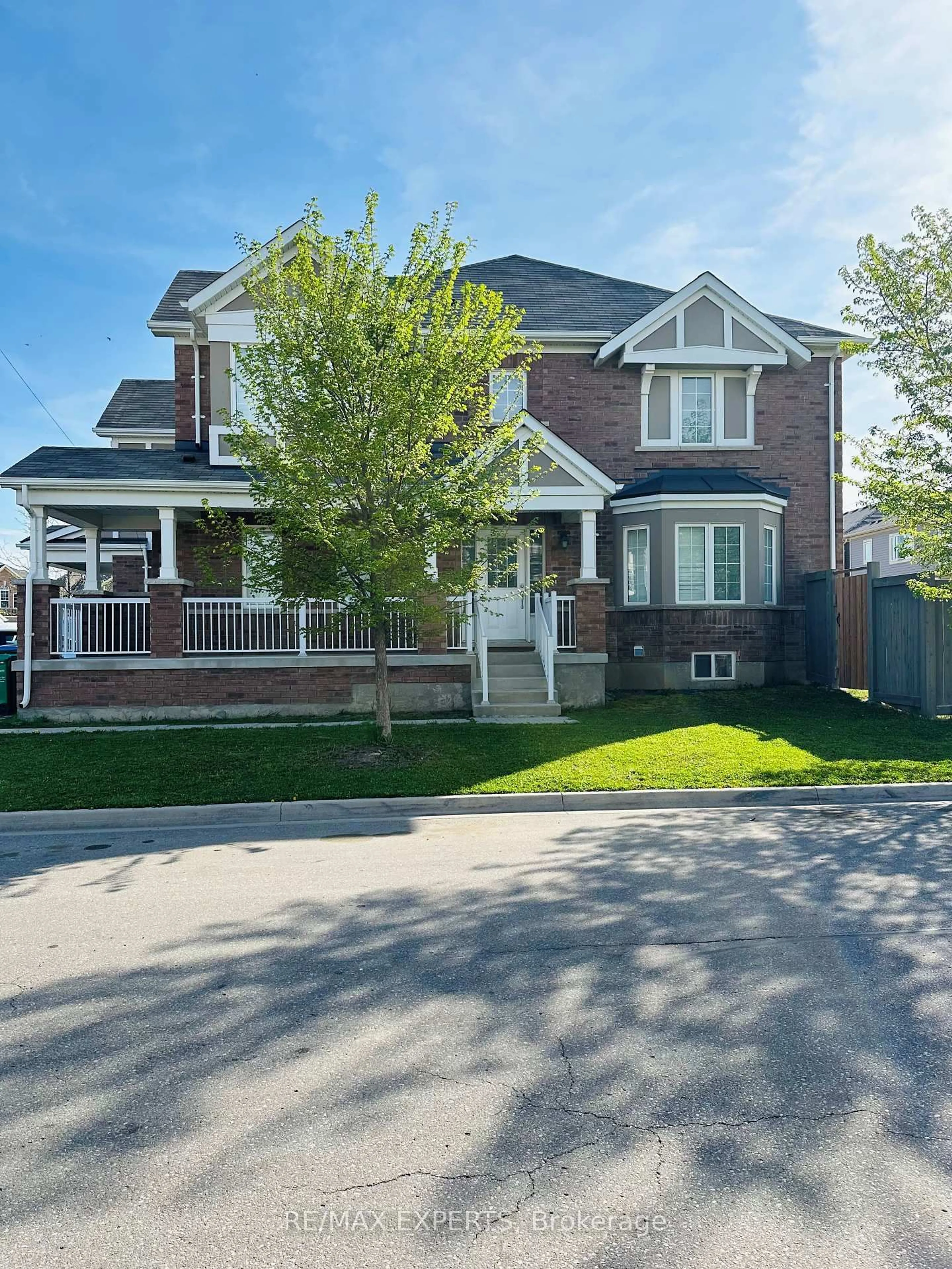 Home with brick exterior material, street for 5 Donlamont Circ, Brampton Ontario L7A 4T5