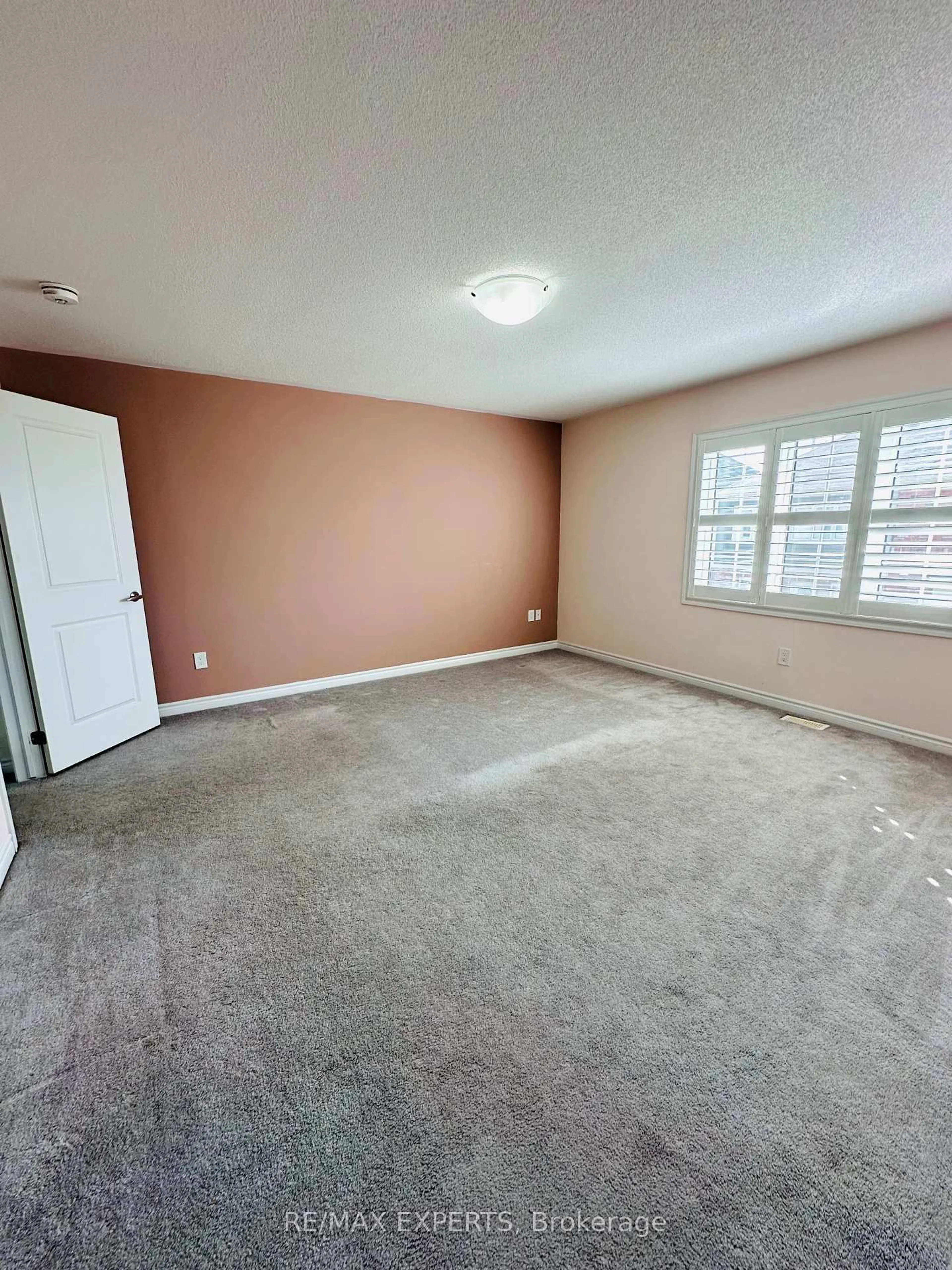 A pic of a room for 5 Donlamont Circ, Brampton Ontario L7A 4T5