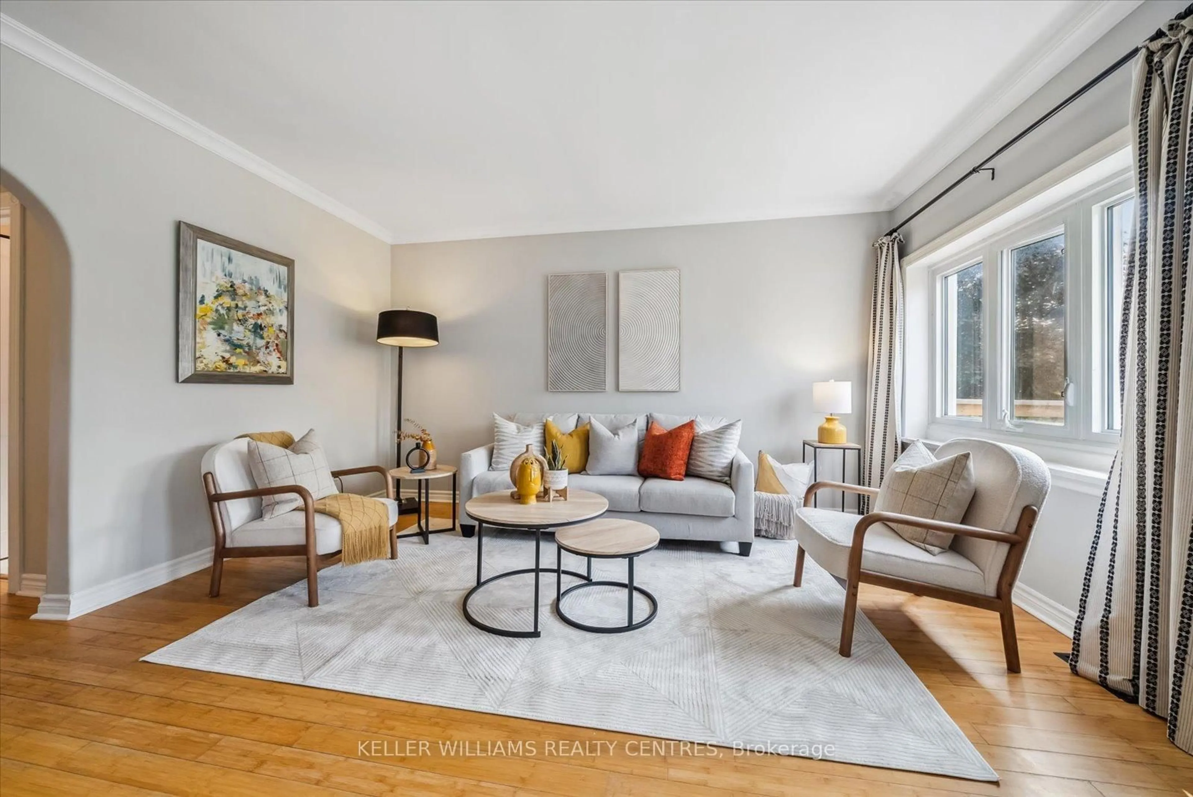Living room with furniture, unknown for 13 Villa Rd, Toronto Ontario M8W 1M4