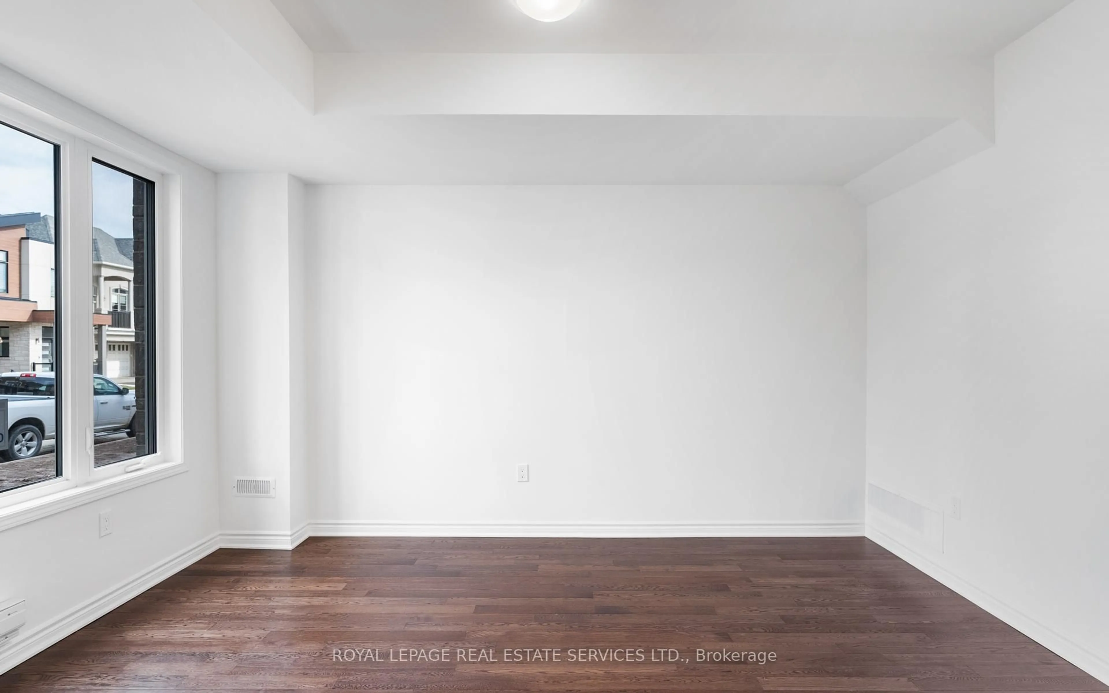 A pic of a room for 3088 William Cutmore Blvd, Oakville Ontario L6H 7X1