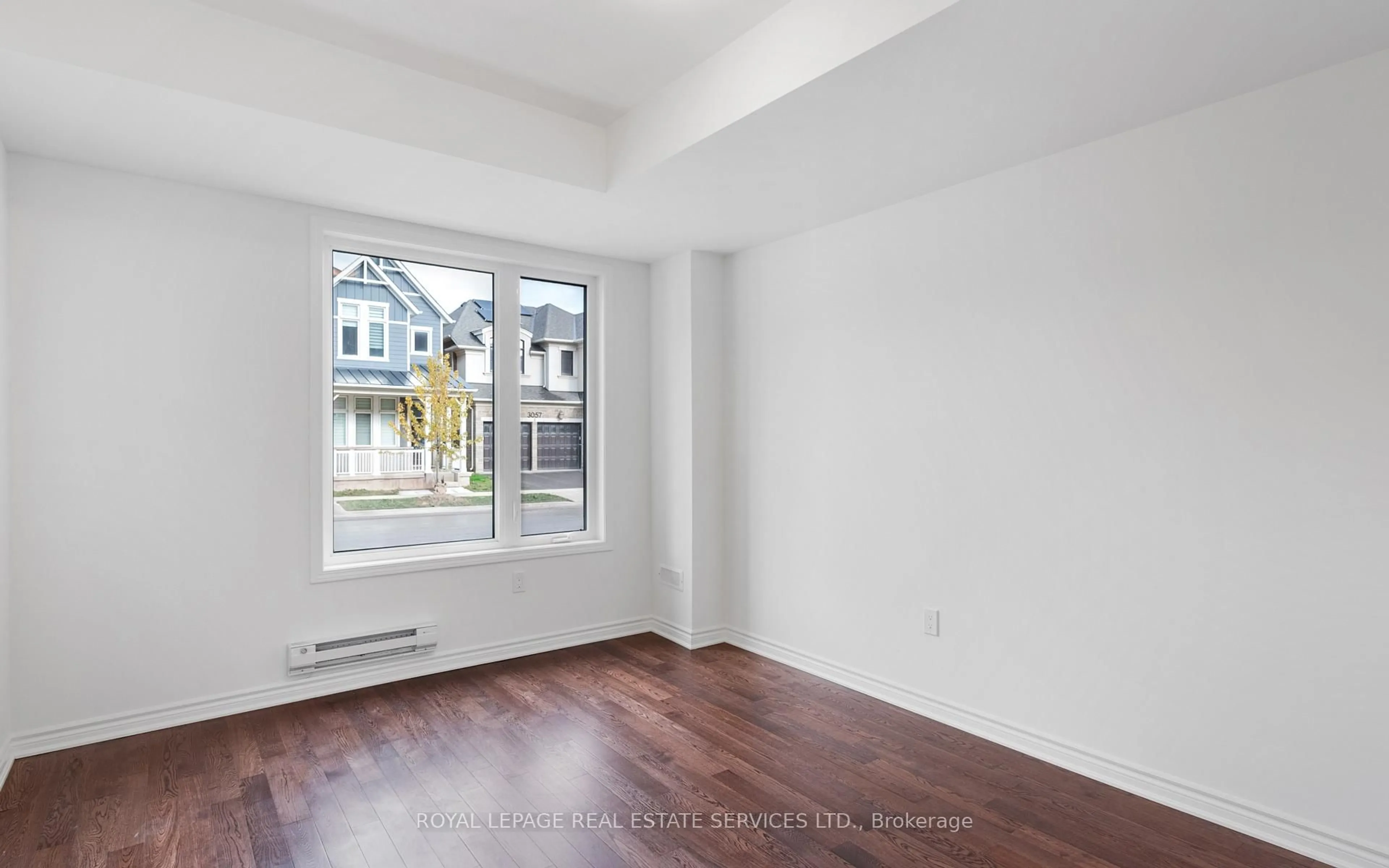 A pic of a room for 3088 William Cutmore Blvd, Oakville Ontario L6H 7X1