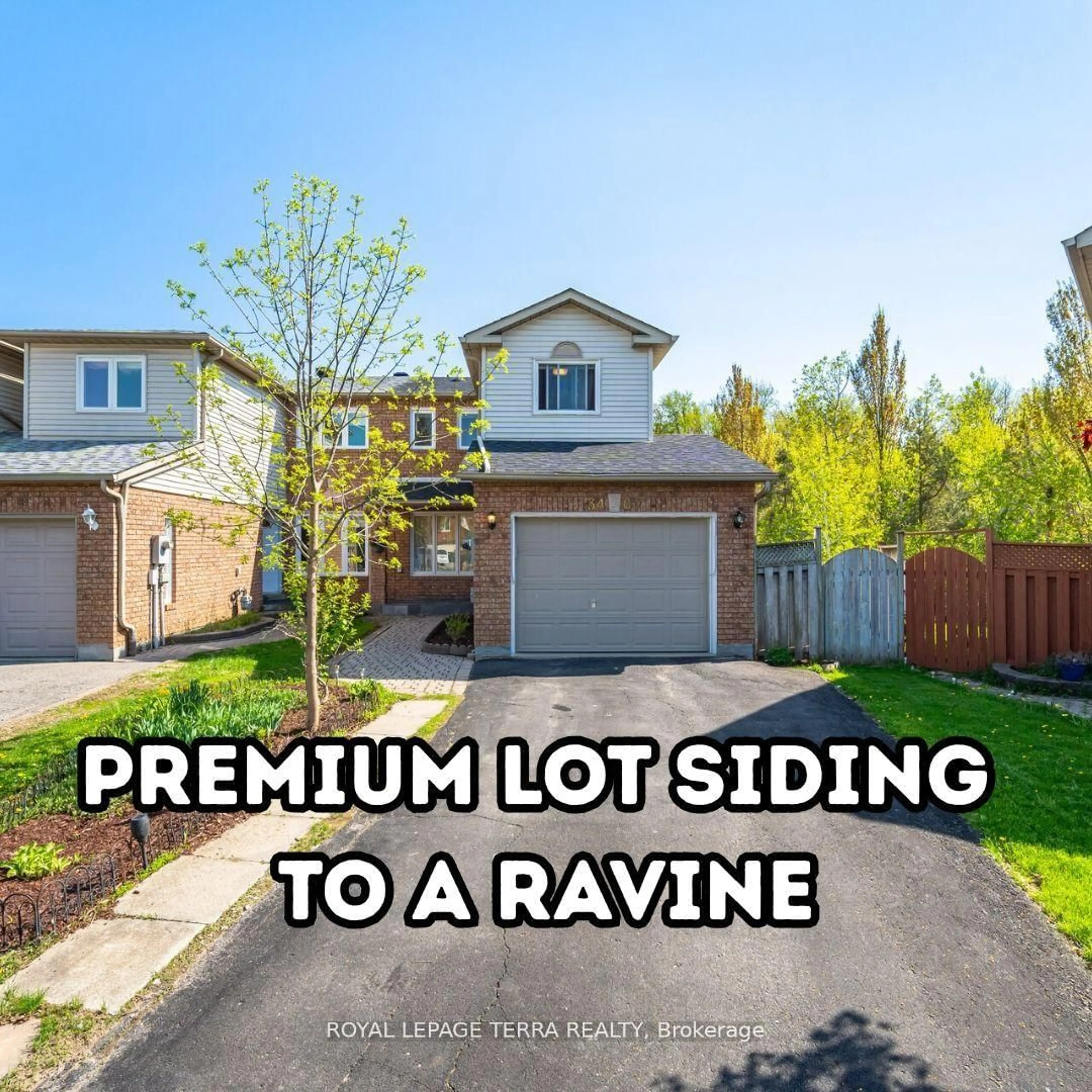 A pic from outside/outdoor area/front of a property/back of a property/a pic from drone, street for 3407 Nighthawk Tr, Mississauga Ontario L5N 6G5