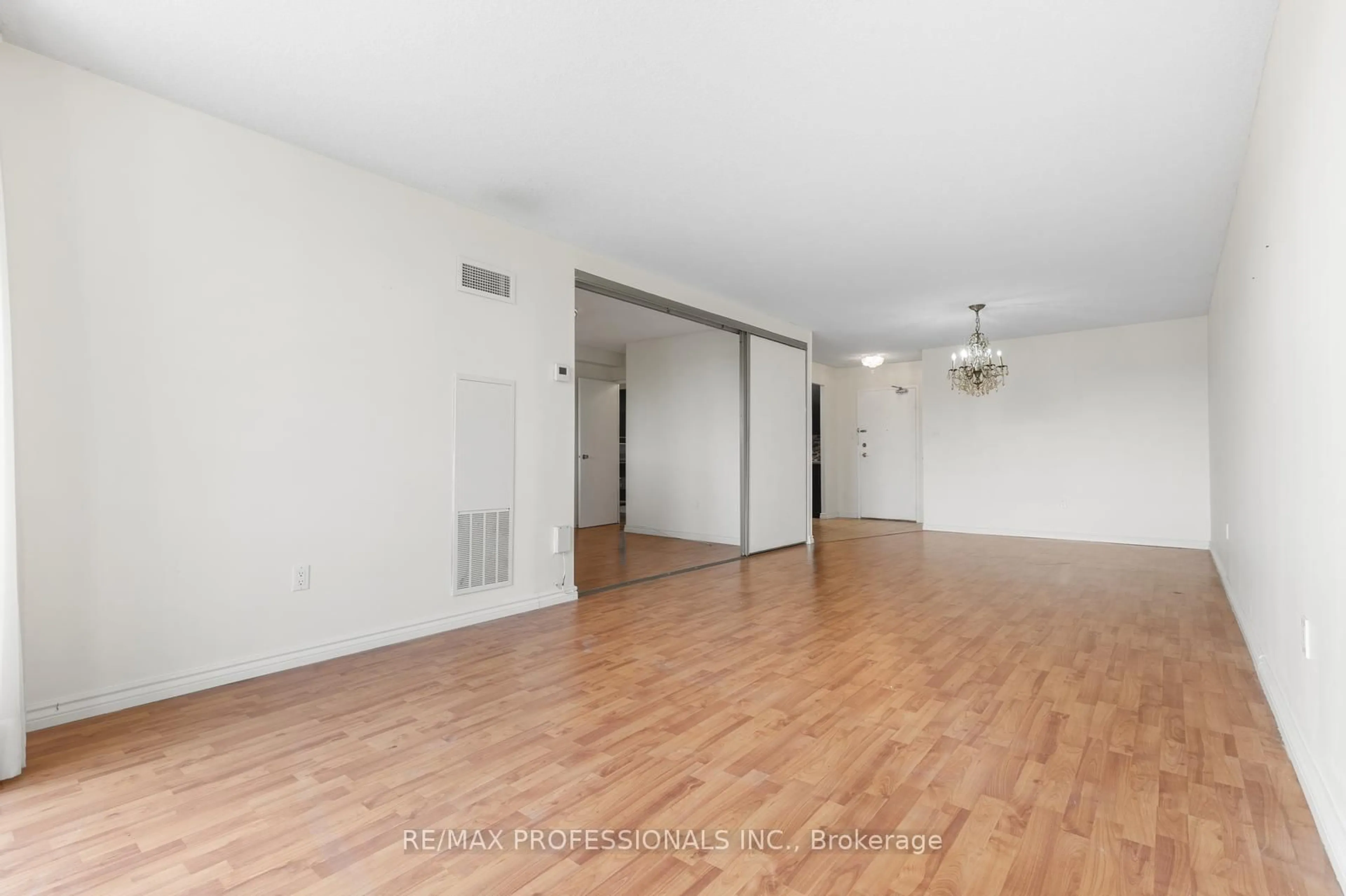 A pic of a room for 812 Burnhamthorpe Rd #306, Toronto Ontario M9C 4W1