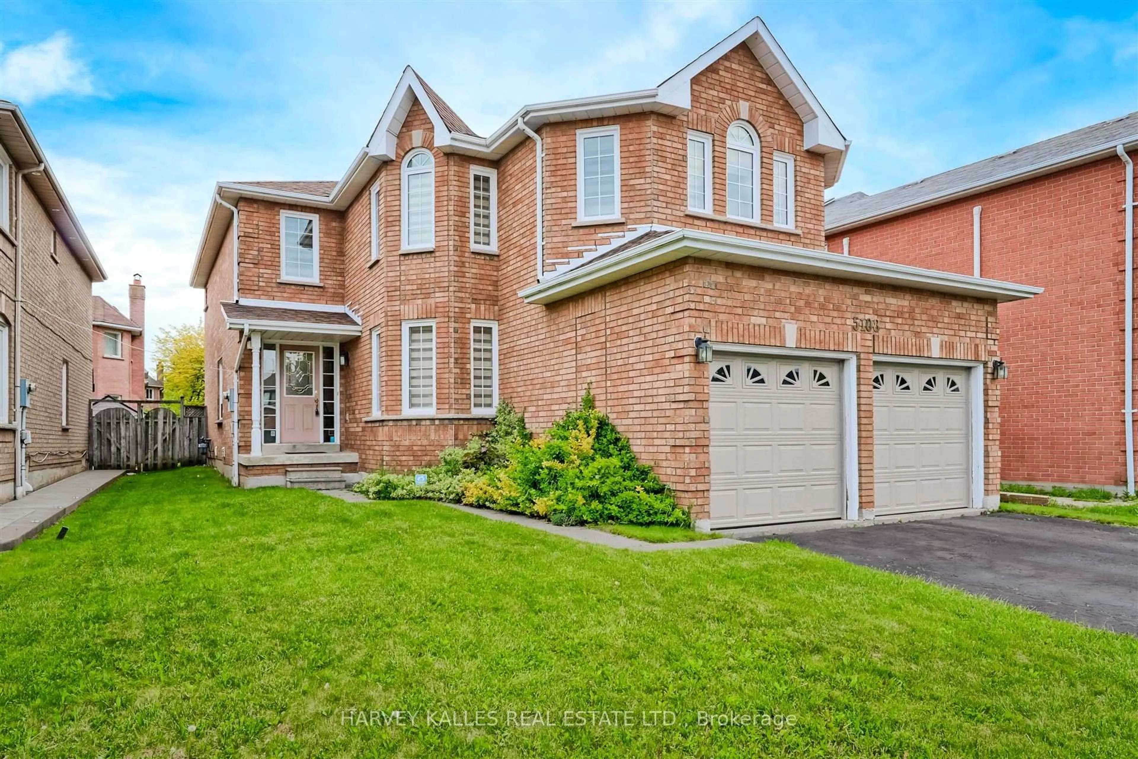 Home with brick exterior material, street for 5108 Heatherleigh Ave, Mississauga Ontario L5V 1M7
