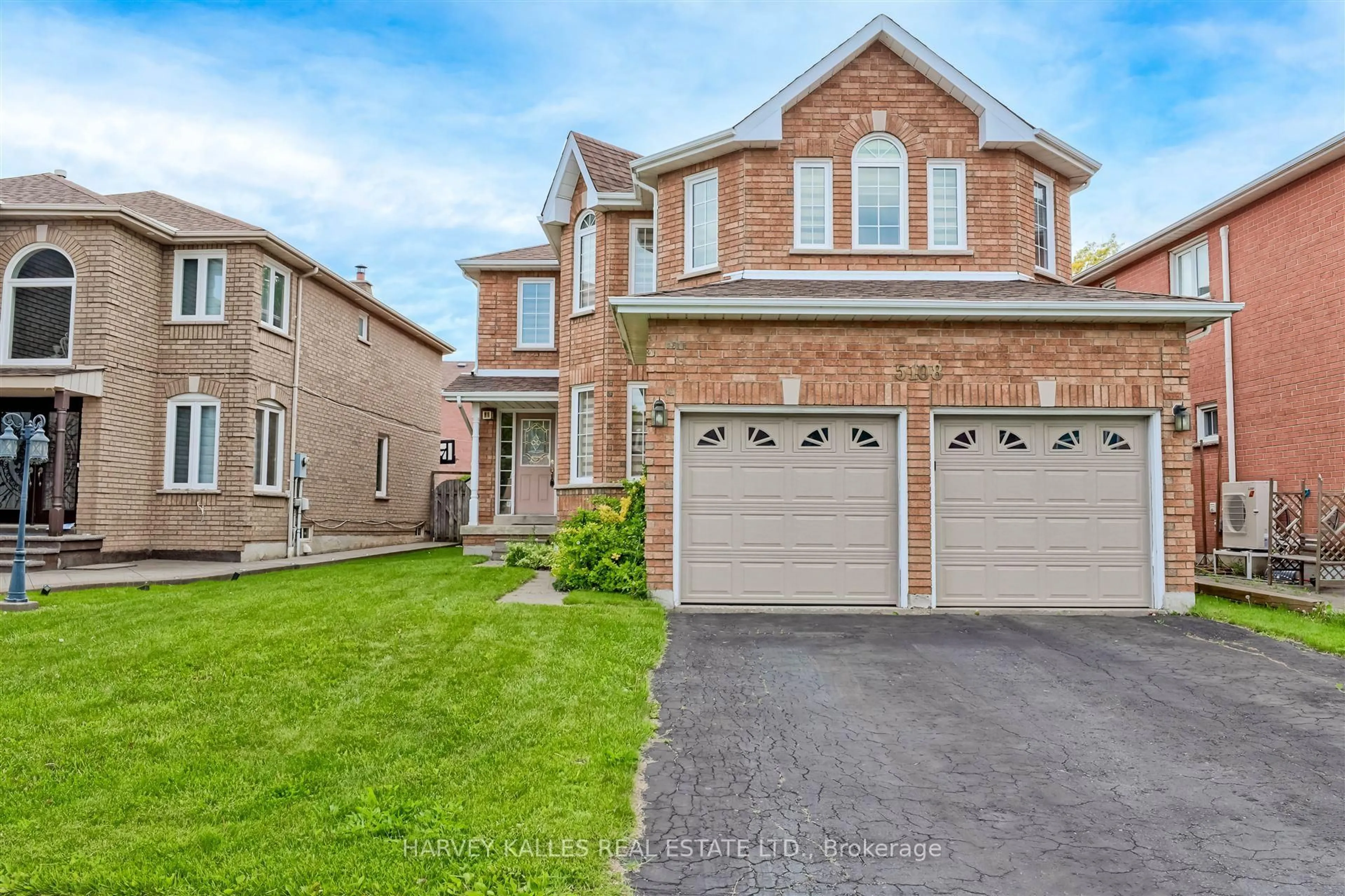 Home with brick exterior material, street for 5108 Heatherleigh Ave, Mississauga Ontario L5V 1M7