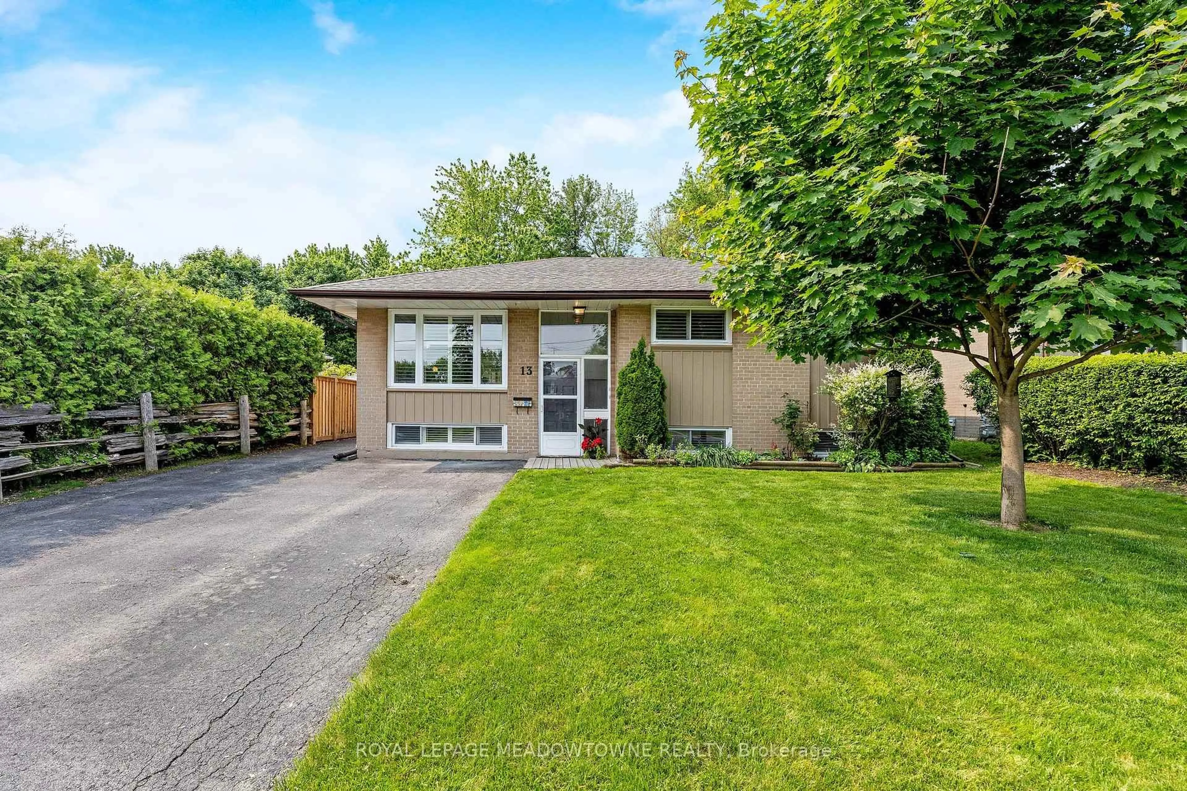 Unknown for 13 Gower Crt, Halton Hills Ontario L7G 4L6