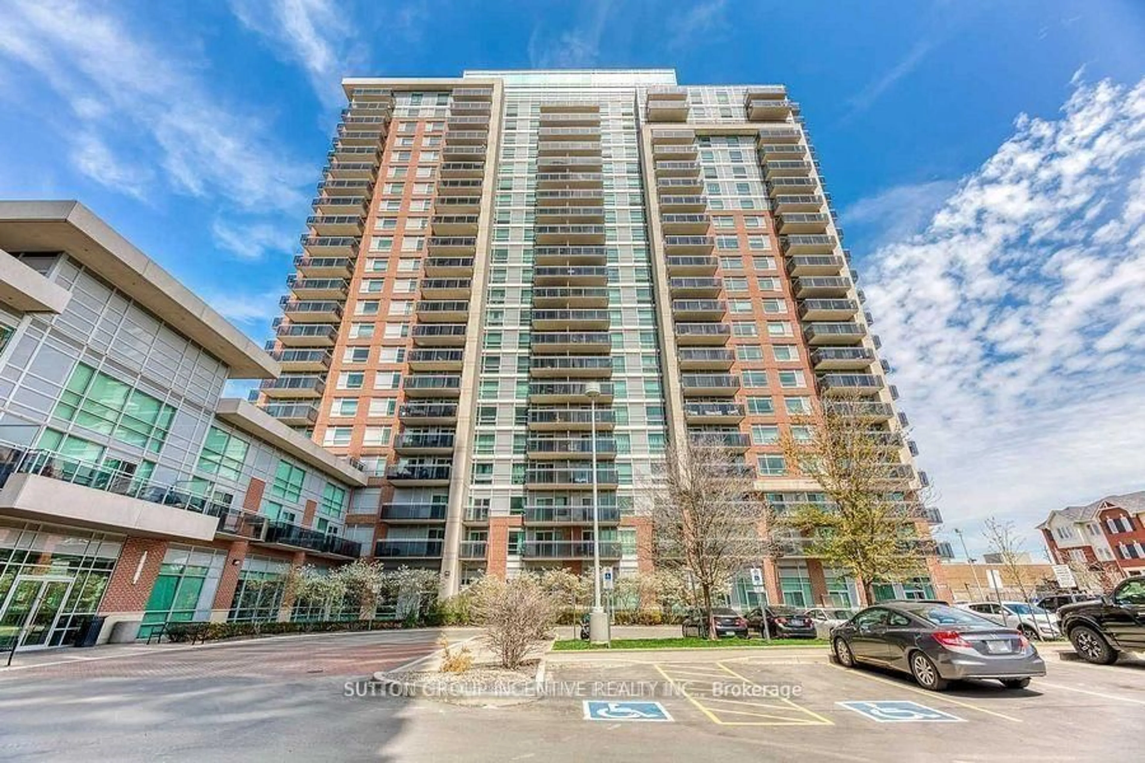 Unknown for 215 Queen St #1811, Brampton Ontario L6W 0A9