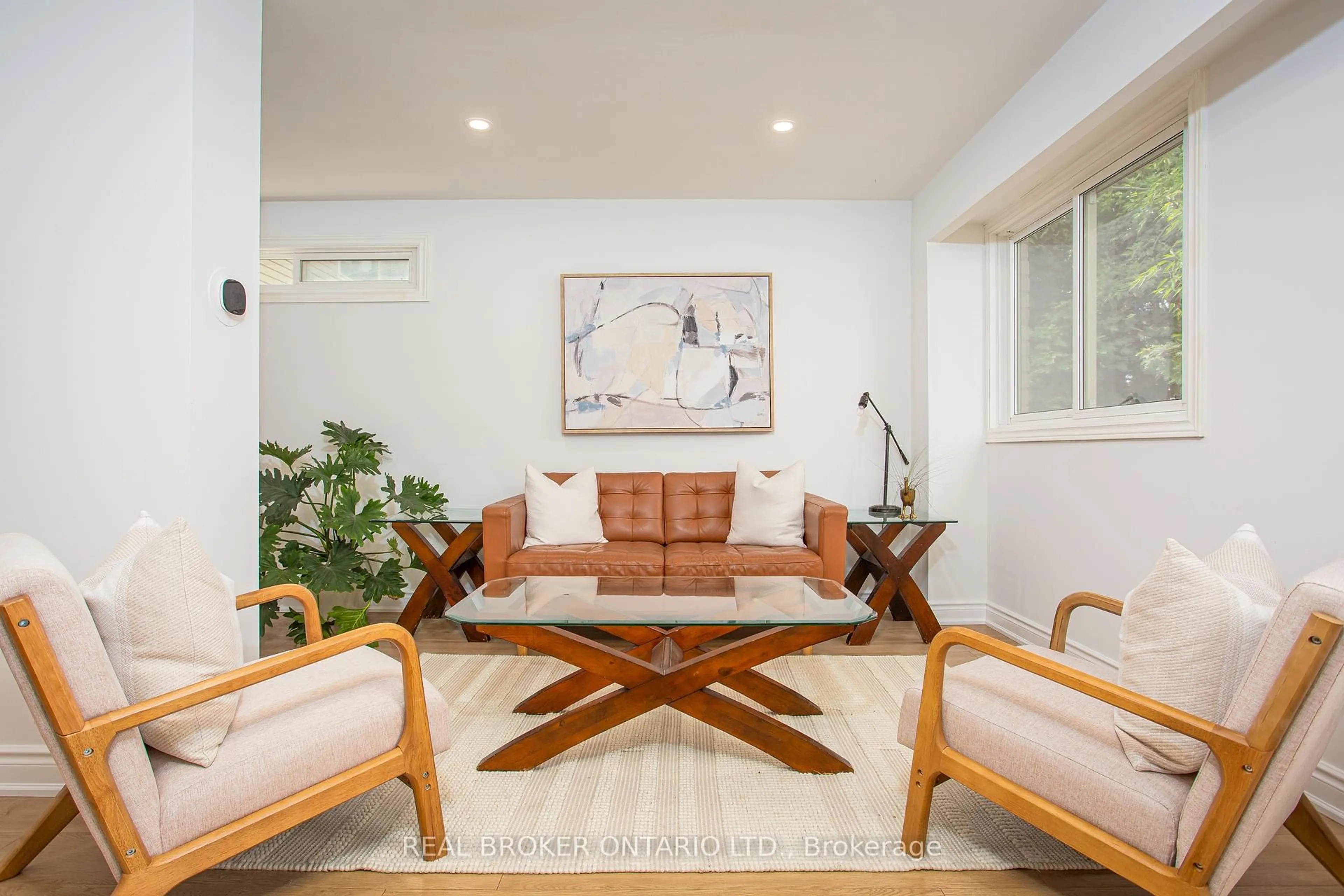 Living room with furniture, unknown for 1135 McCraney St #6, Oakville Ontario L6H 3A3