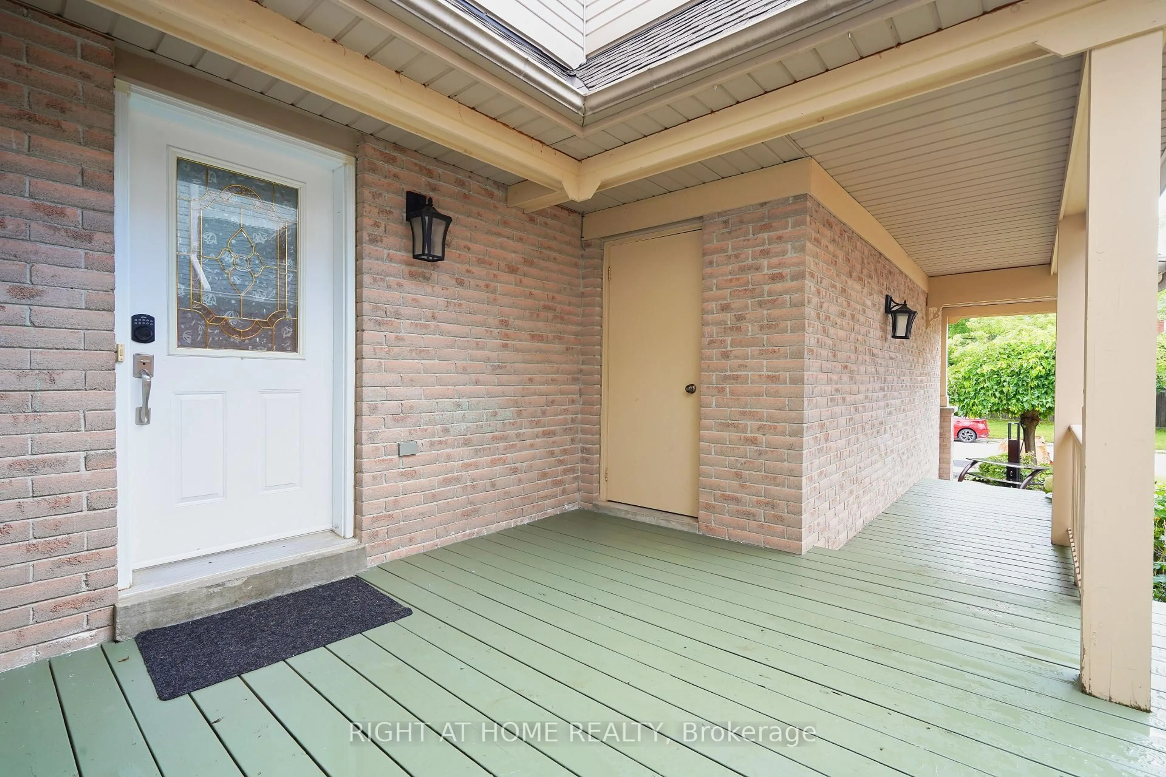 Unknown for 2914 Picton Pl, Mississauga Ontario L5M 5S9