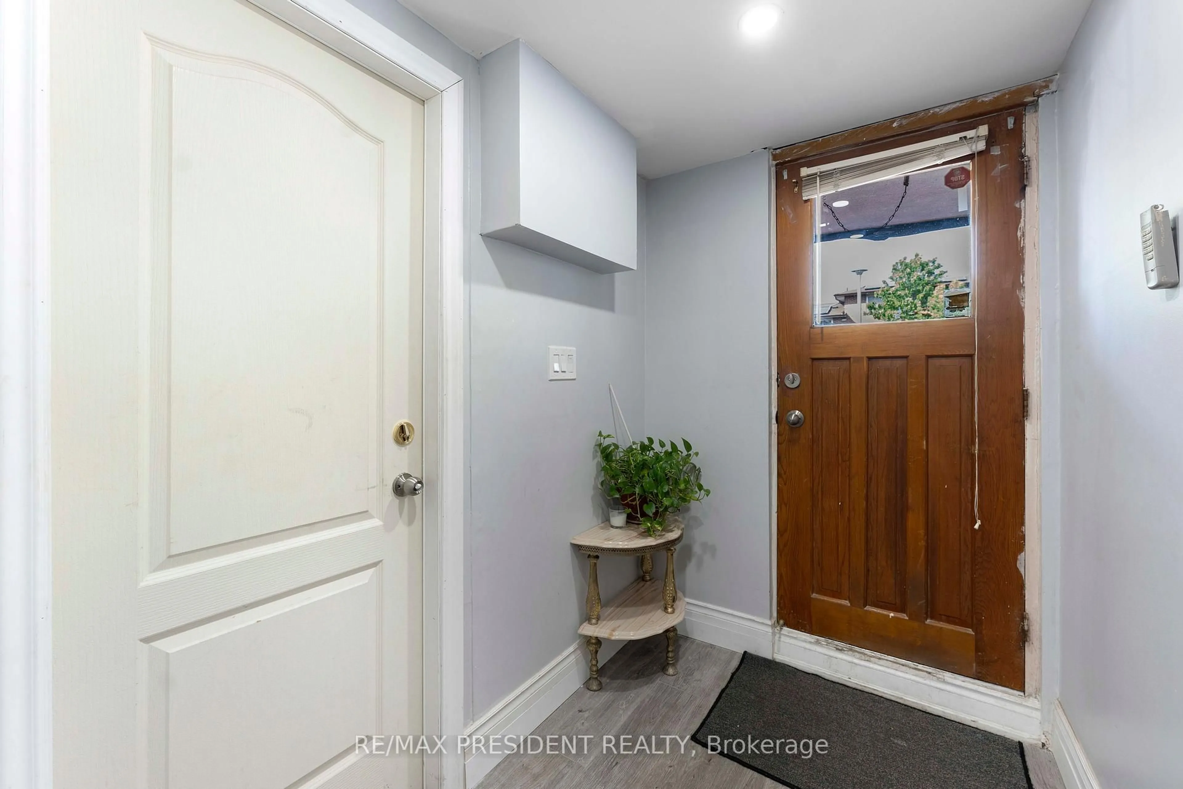 Indoor entryway for 4 Royal Salisbury Way, Brampton Ontario L6V 3J6