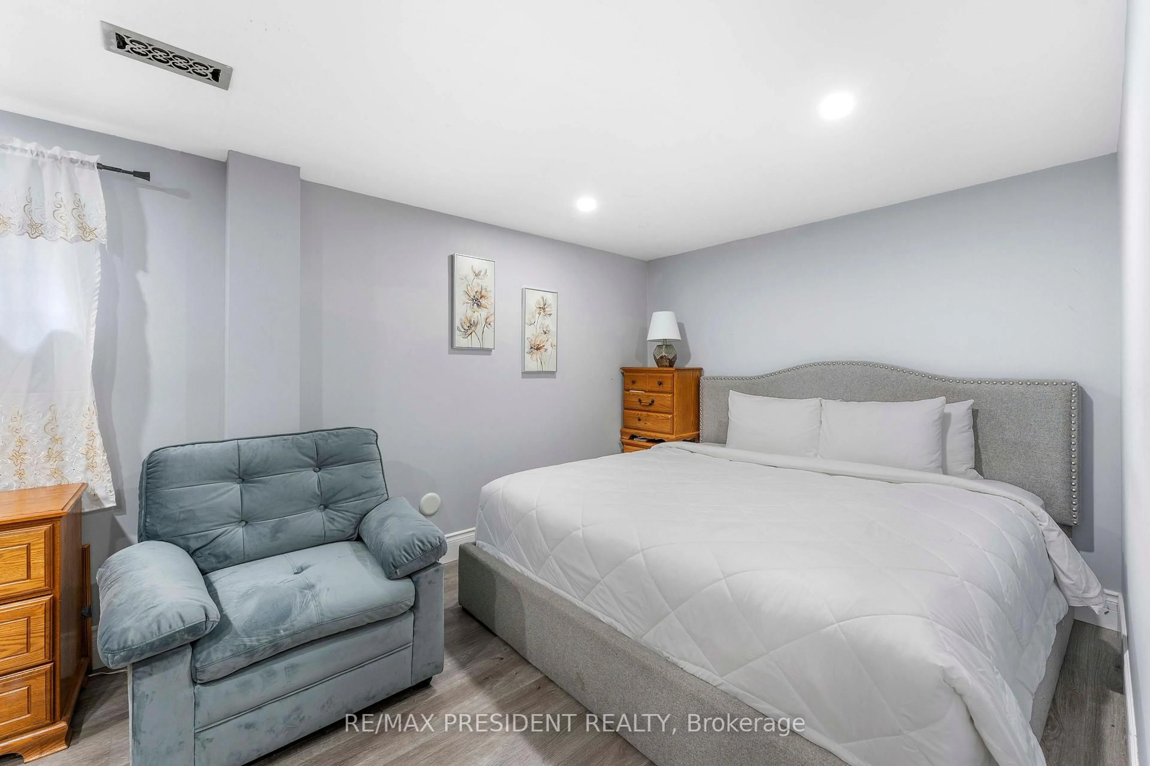 Bedroom with bed, unknown for 4 Royal Salisbury Way, Brampton Ontario L6V 3J6