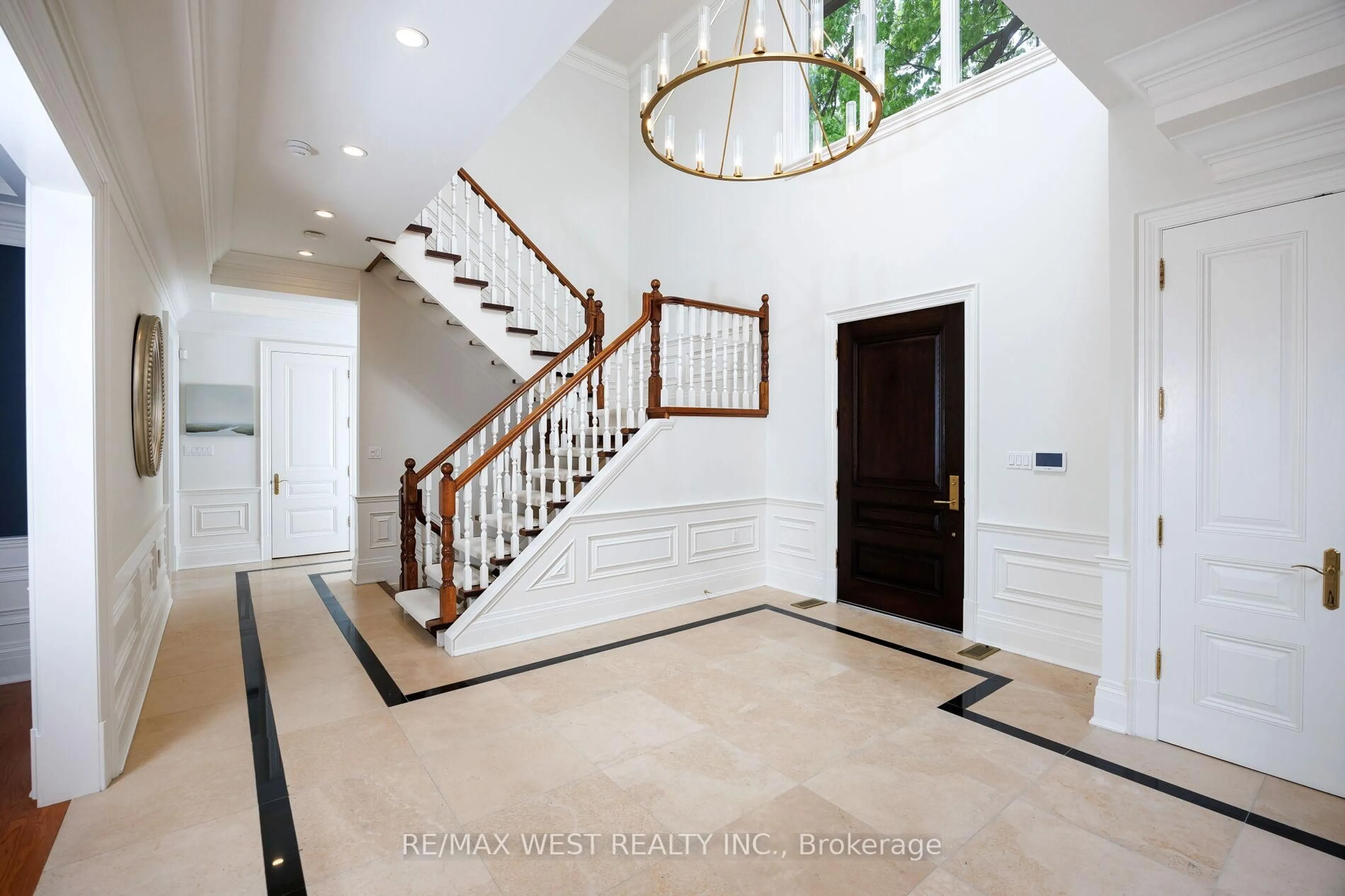 Indoor foyer for 23 Valecrest Dr, Toronto Ontario M9A 4P4