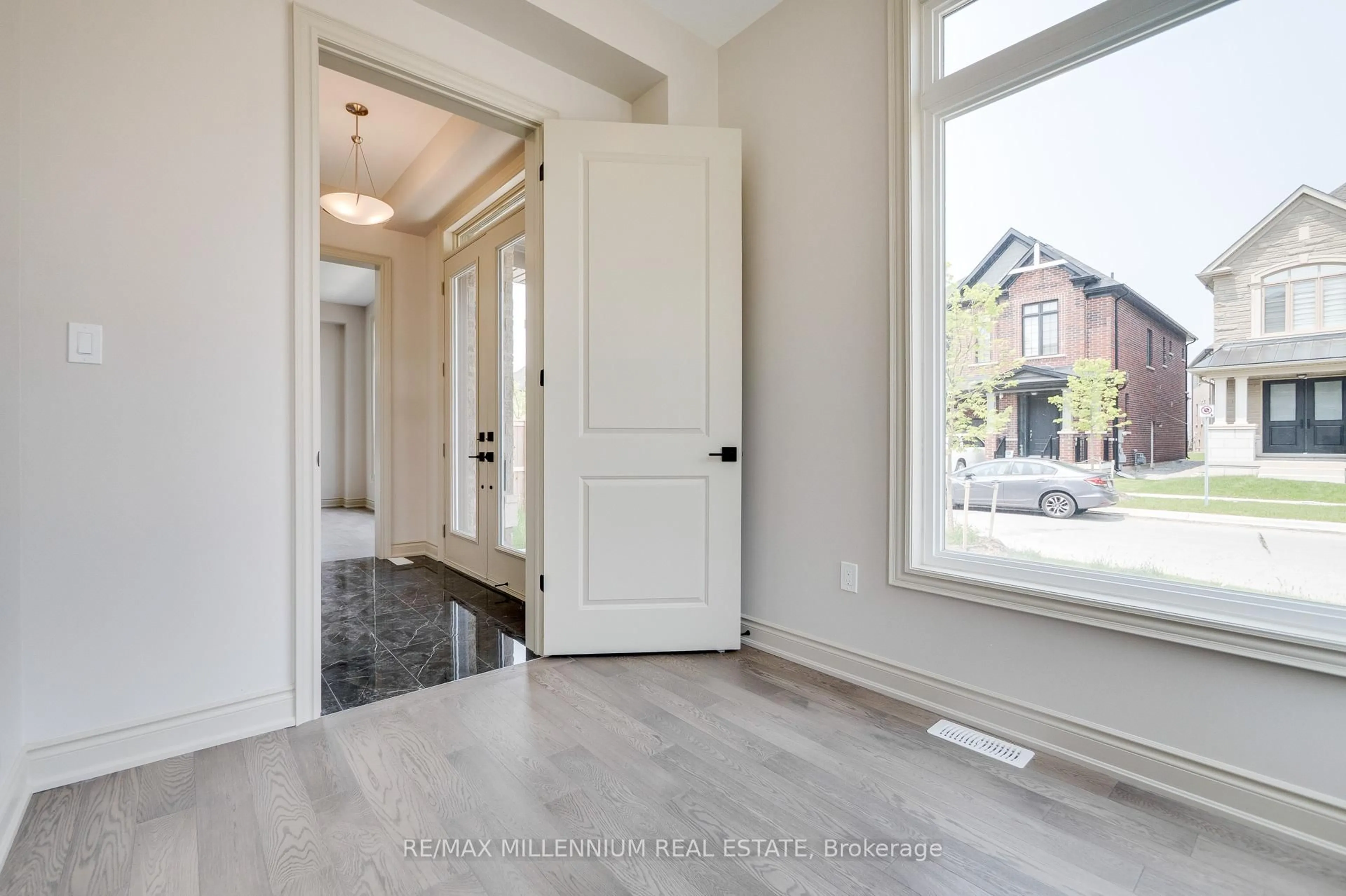 Indoor entryway for 20 William Crawley Way, Oakville Ontario L6H 7C5