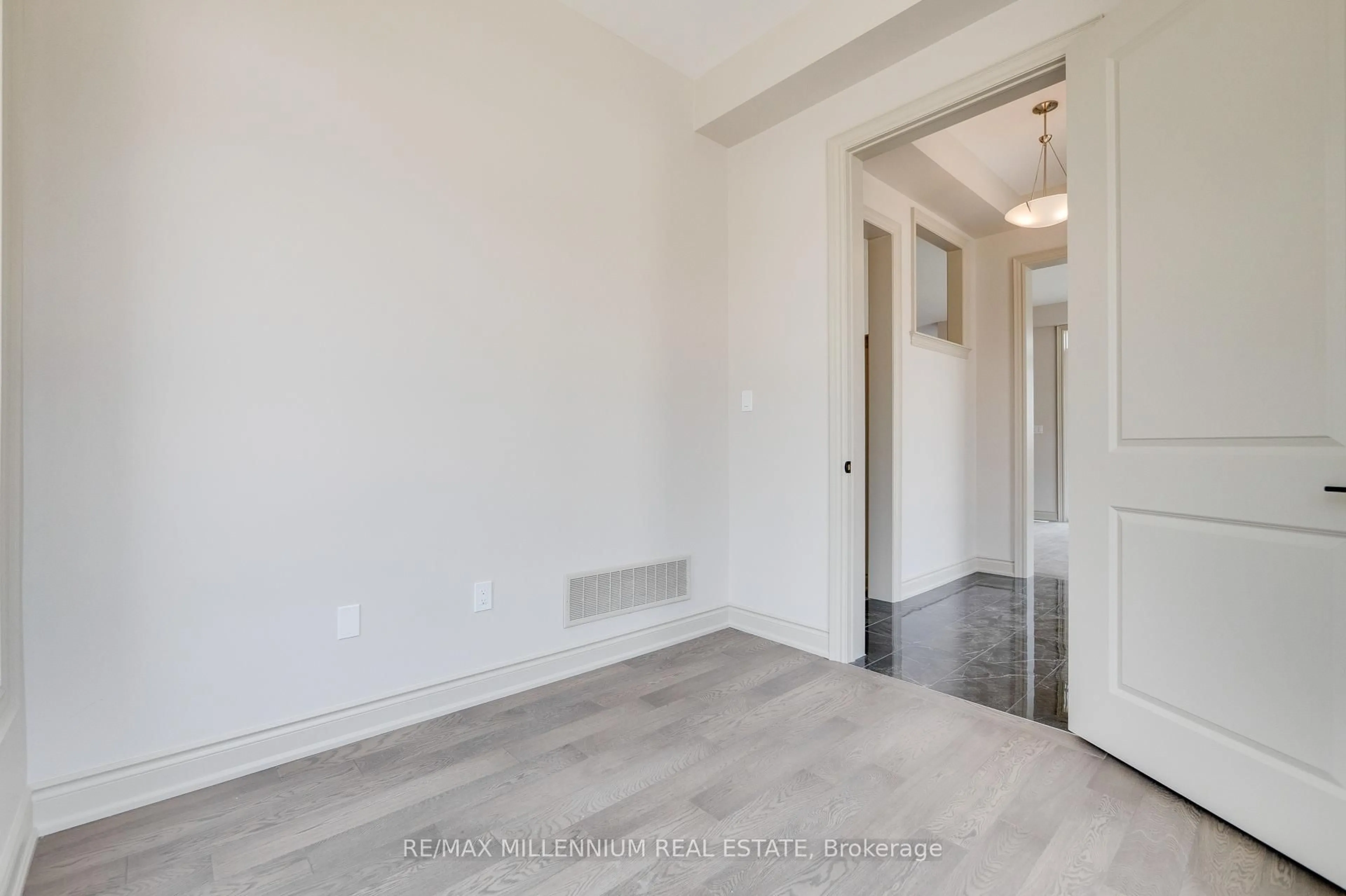 A pic of a room for 20 William Crawley Way, Oakville Ontario L6H 7C5