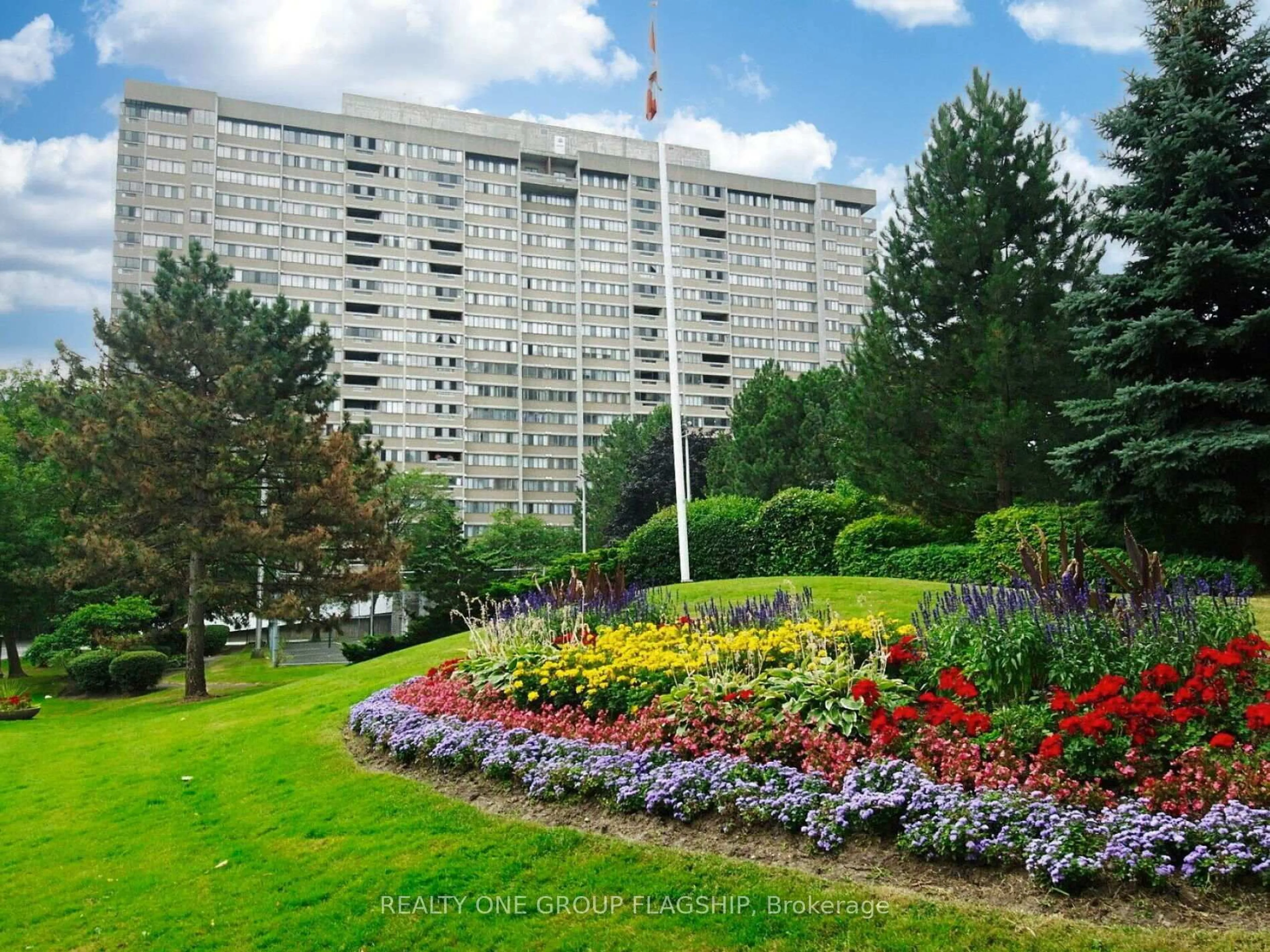 Patio, unknown for 50 Elm Dr #1209, Mississauga Ontario L5A 3X2