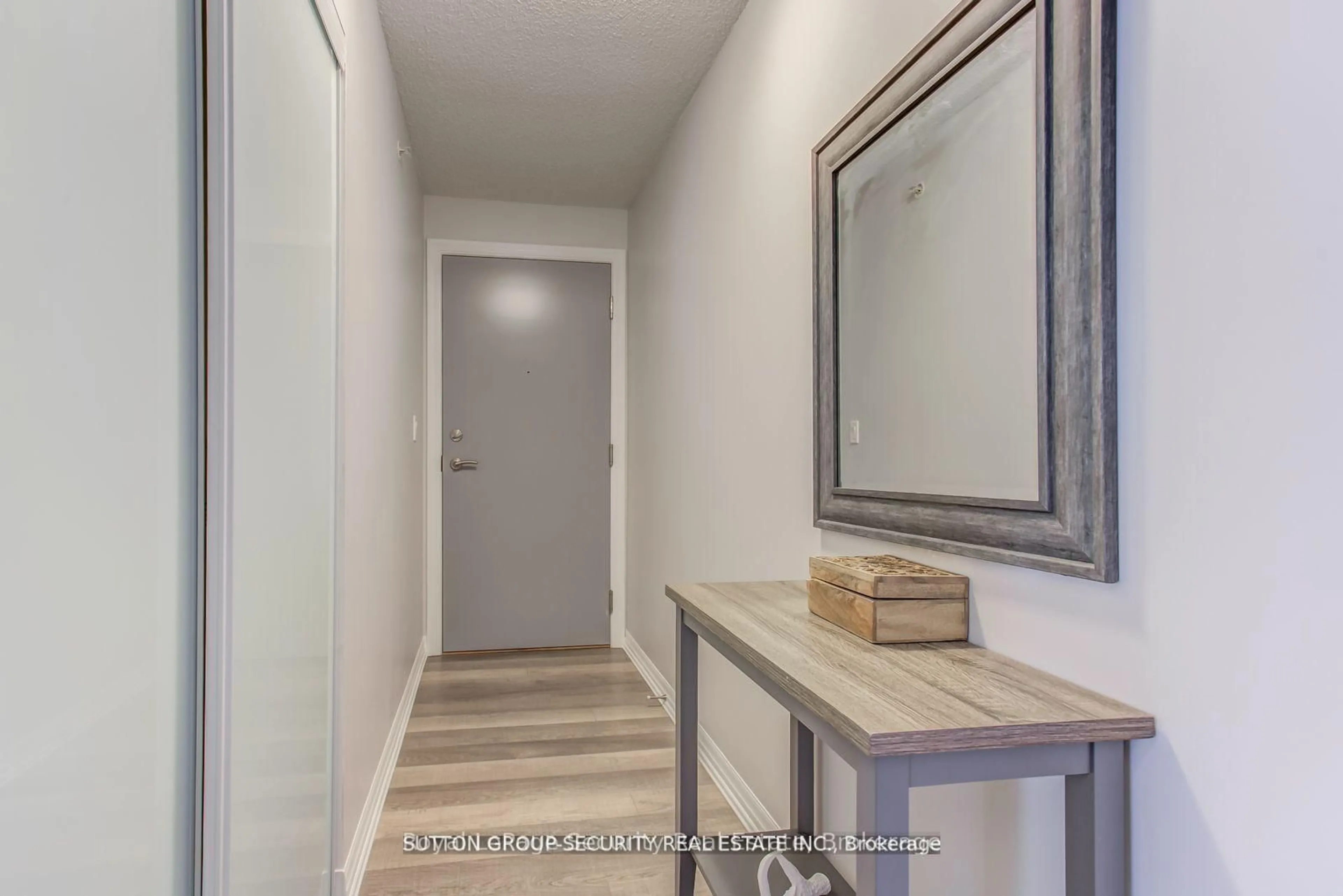 Indoor entryway for 80 Esther Lorrie Dr #505, Toronto Ontario M9W 4V1