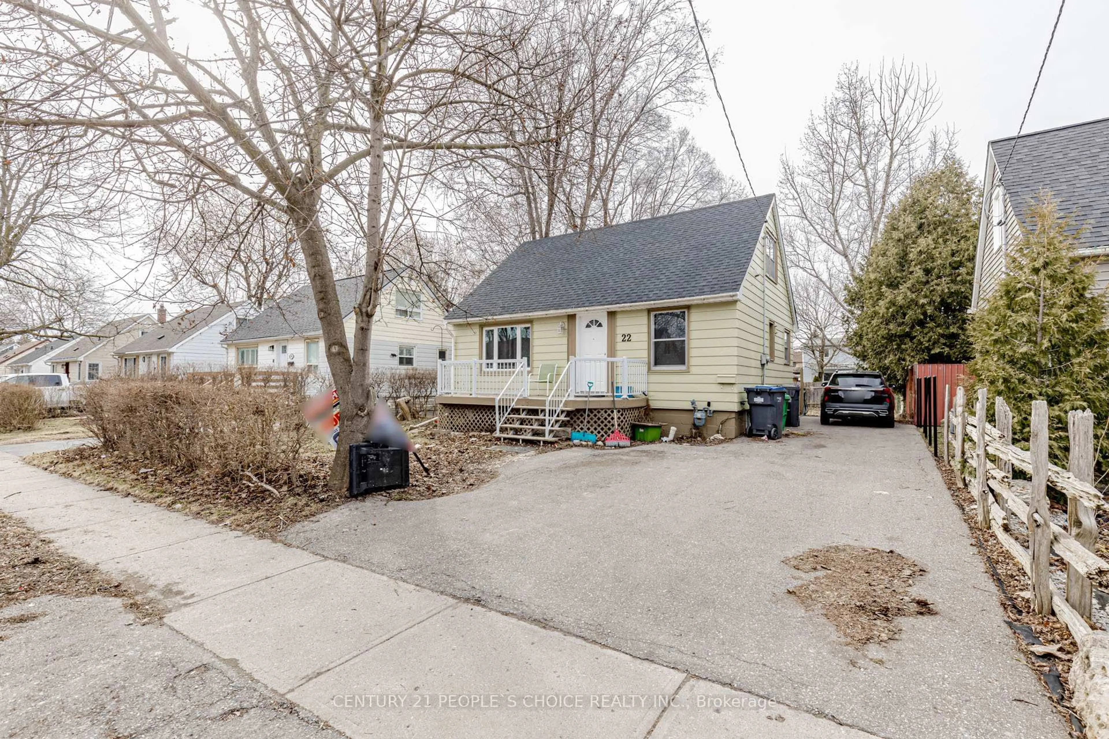 A pic from outside/outdoor area/front of a property/back of a property/a pic from drone, street for 22 Rogers Rd, Brampton Ontario L6X 1L8