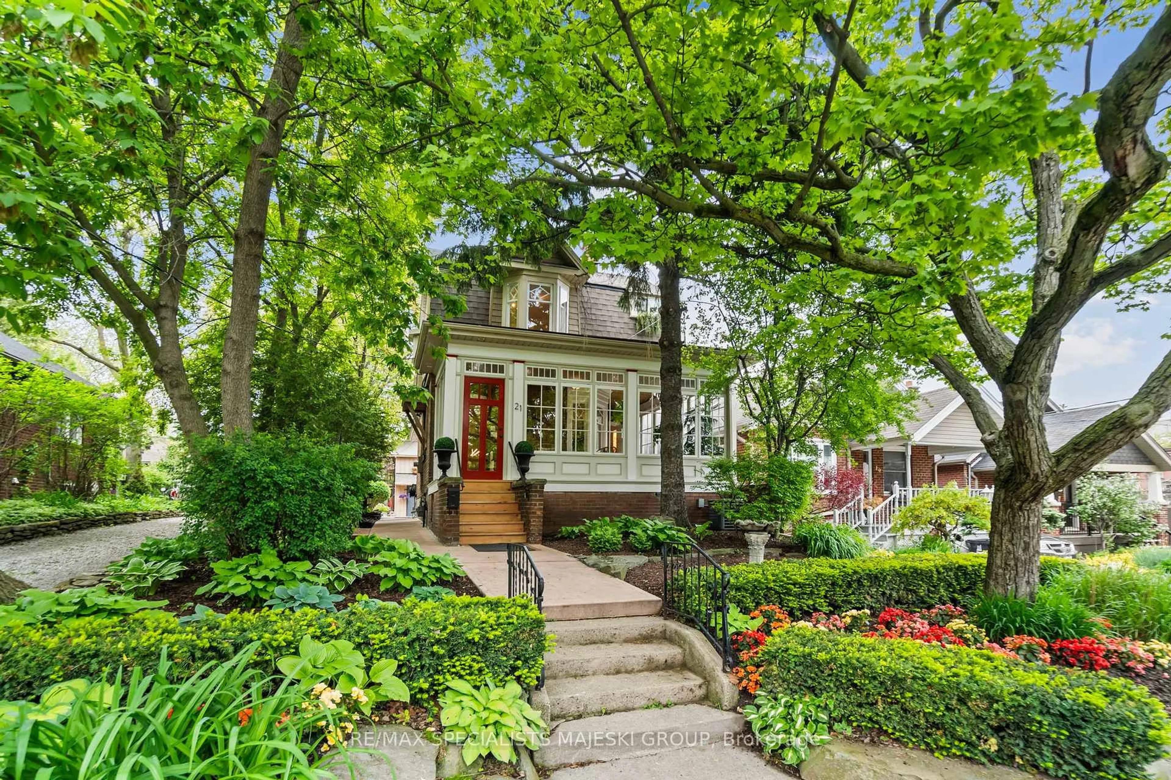 Unknown for 21 Primrose Ave, Toronto Ontario M6H 3V1