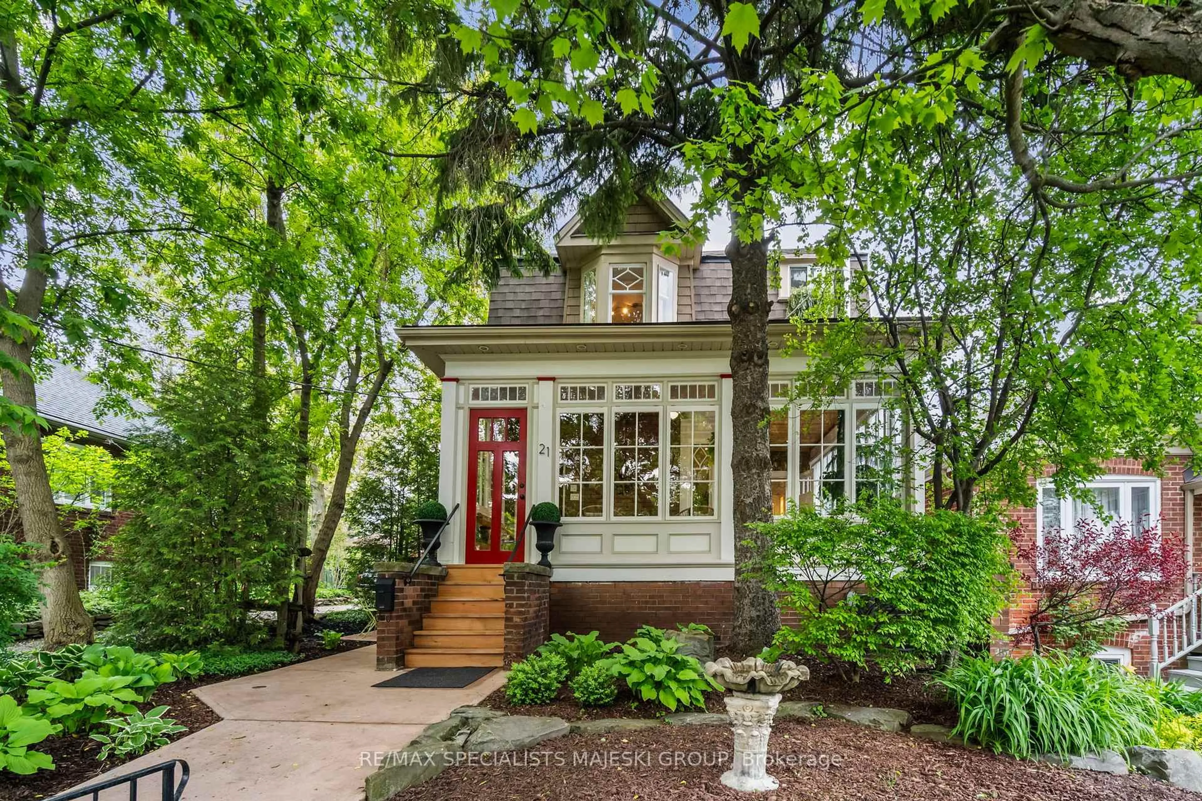 Home with brick exterior material, street for 21 Primrose Ave, Toronto Ontario M6H 3V1