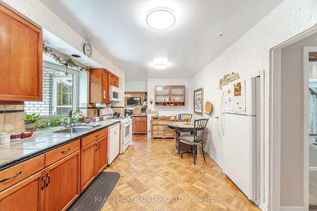 Additional property image - 30 Malvern Crt