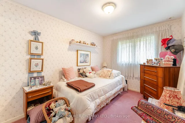 Additional property image - 30 Malvern Crt