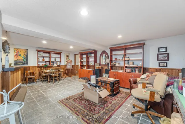 Additional property image - 30 Malvern Crt