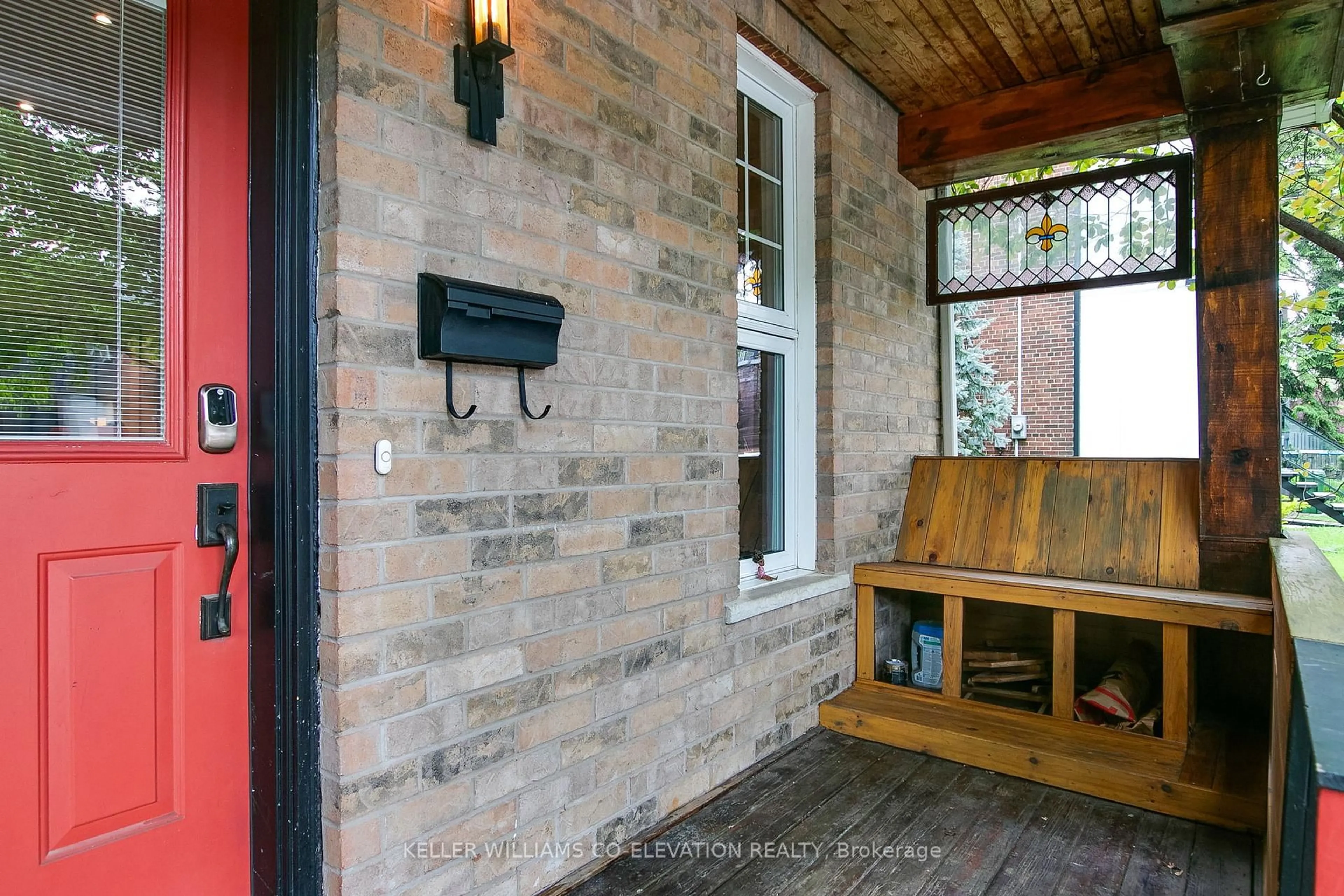 Indoor entryway for 74 Garden Ave, Toronto Ontario M6R 1H7