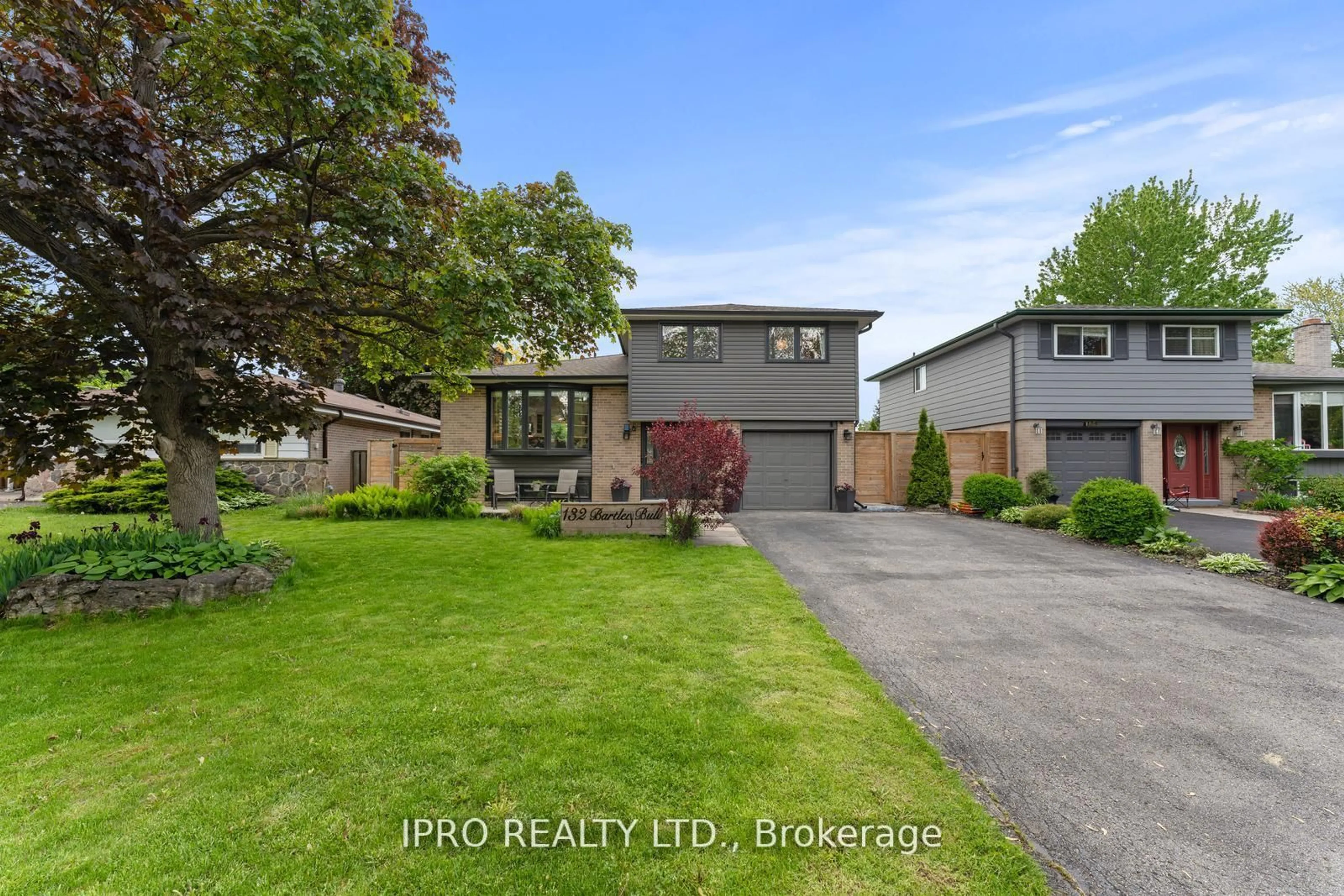 A pic from outside/outdoor area/front of a property/back of a property/a pic from drone, street for 132 Bartley Bull Pkwy, Brampton Ontario L6W 2J9