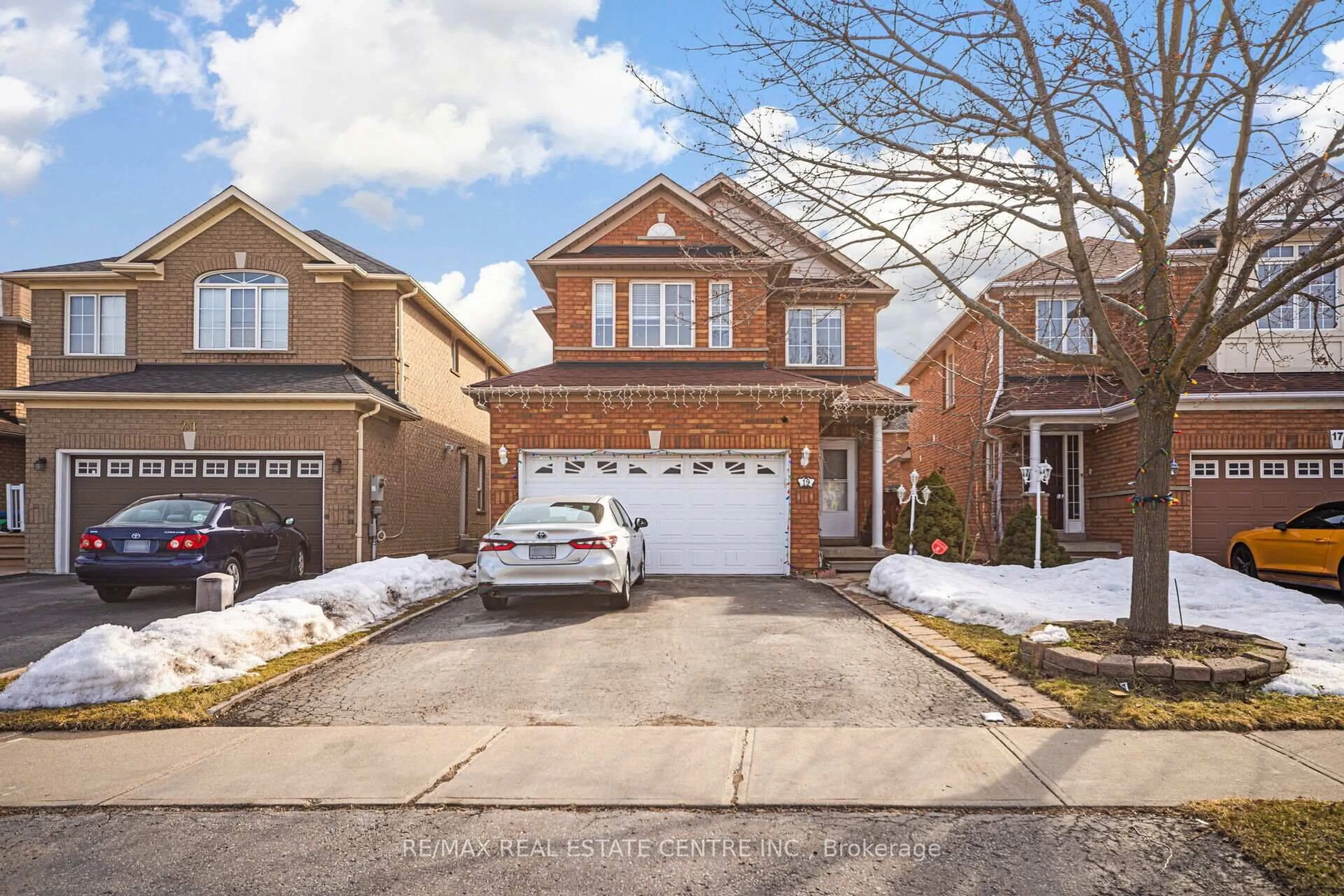 Home with brick exterior material, street for 19 Blue Lake Ave, Brampton Ontario L6X 4W4
