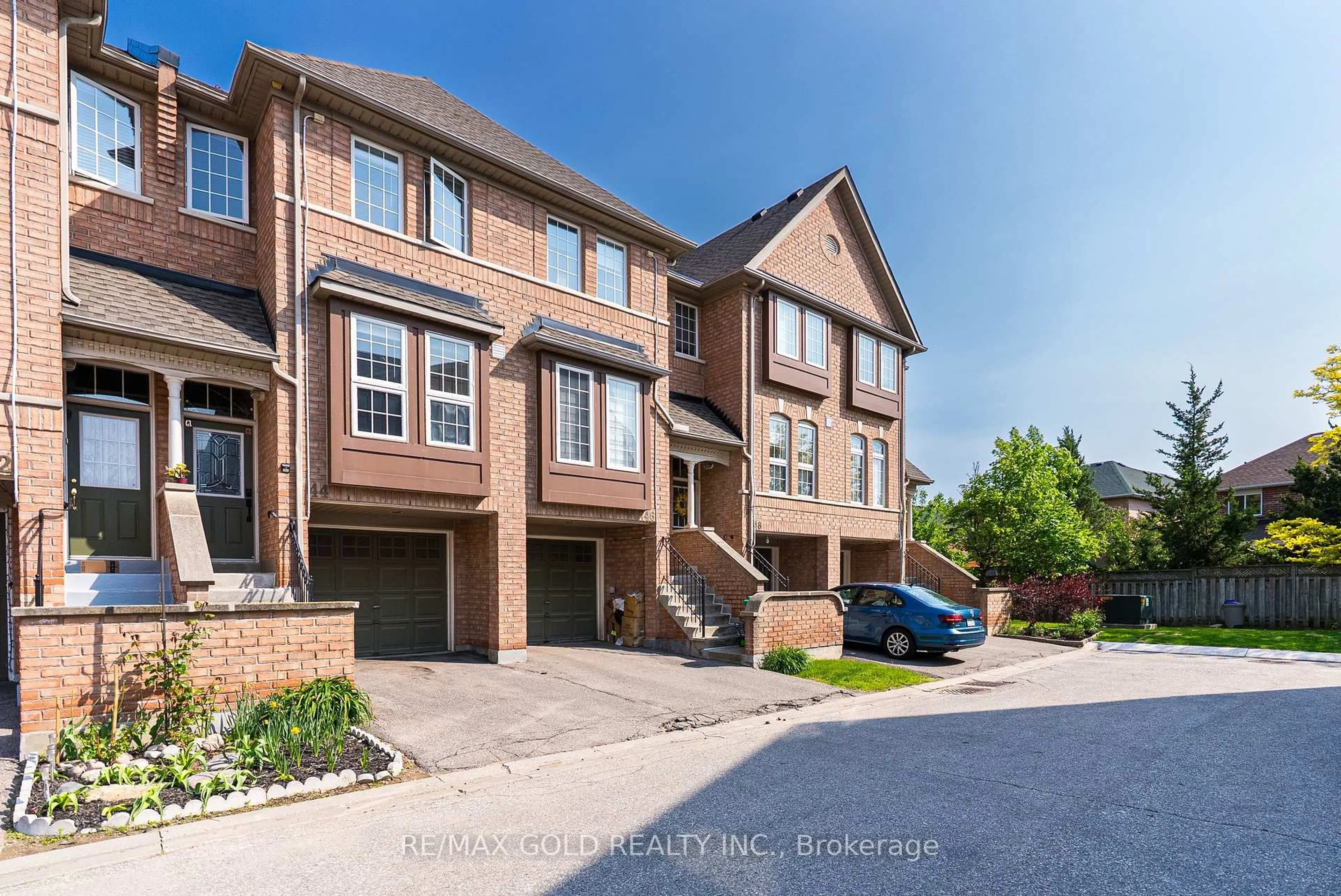 Home with brick exterior material, street for 50 Strathaven Dr #44, Mississauga Ontario L5R 4E7