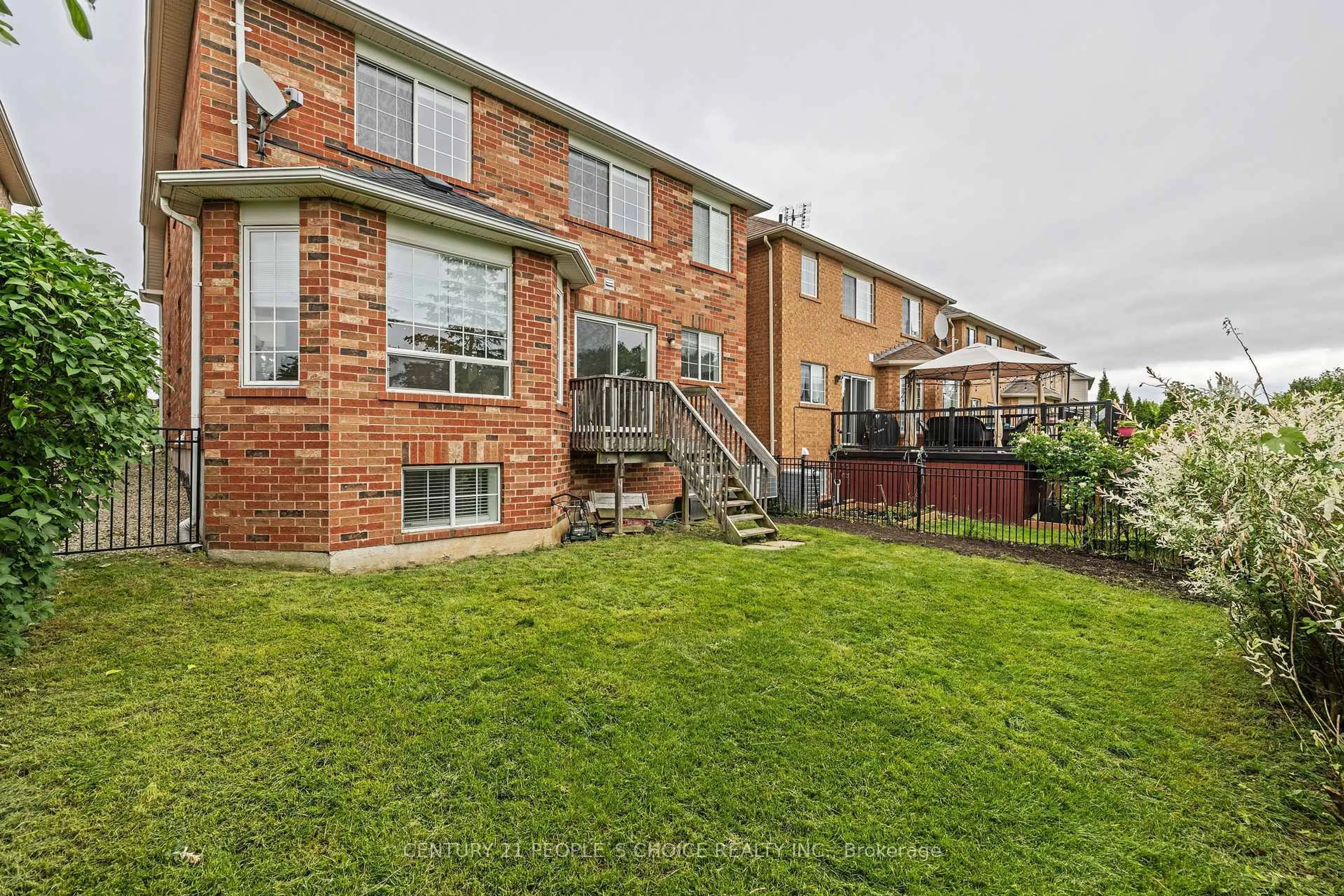 Patio, unknown for 2490 Valleyridge Dr, Oakville Ontario L6M 5H1