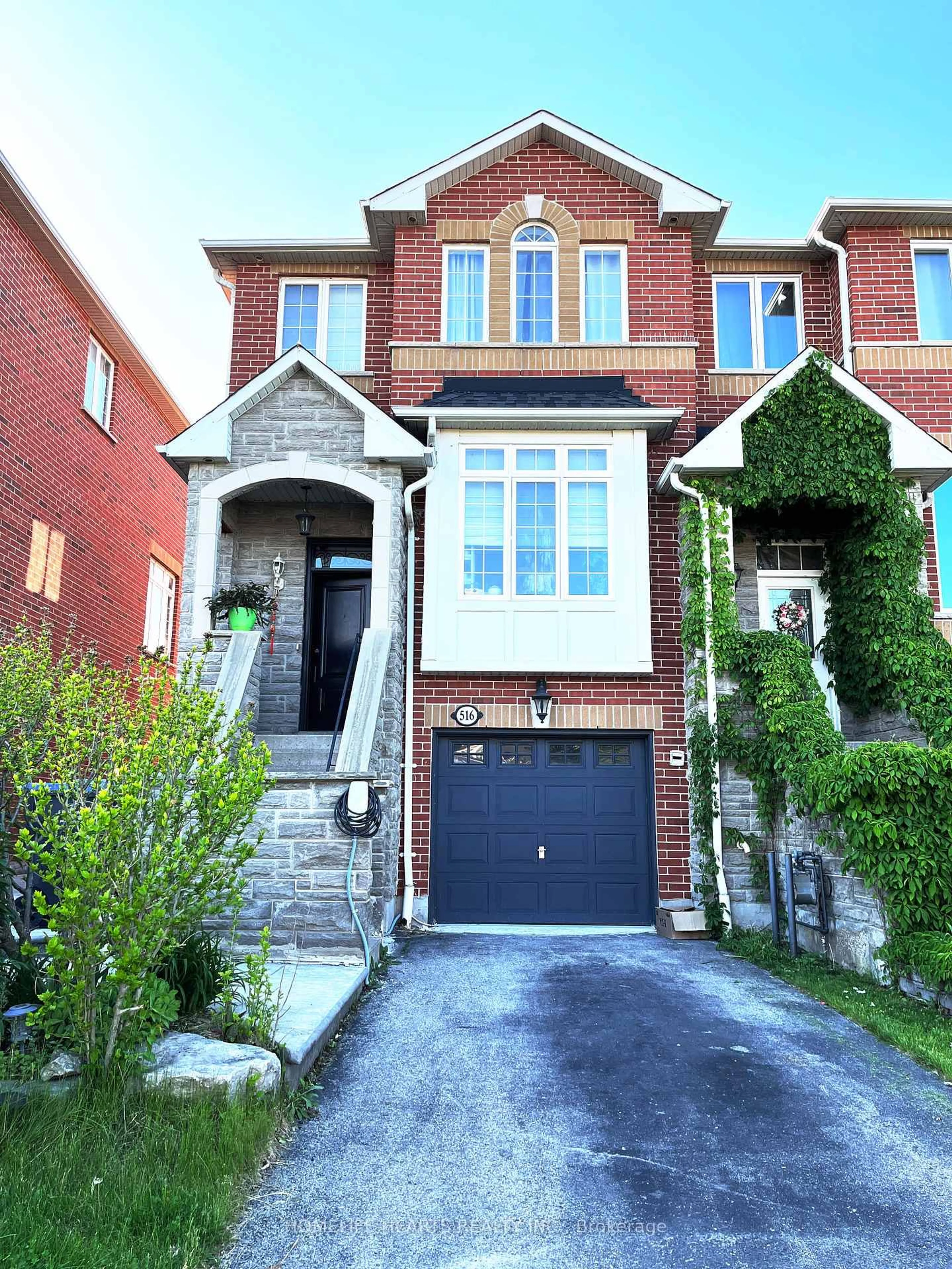 Home with brick exterior material, street for 516 Lumberton Cres, Mississauga Ontario L4Z 3Z7