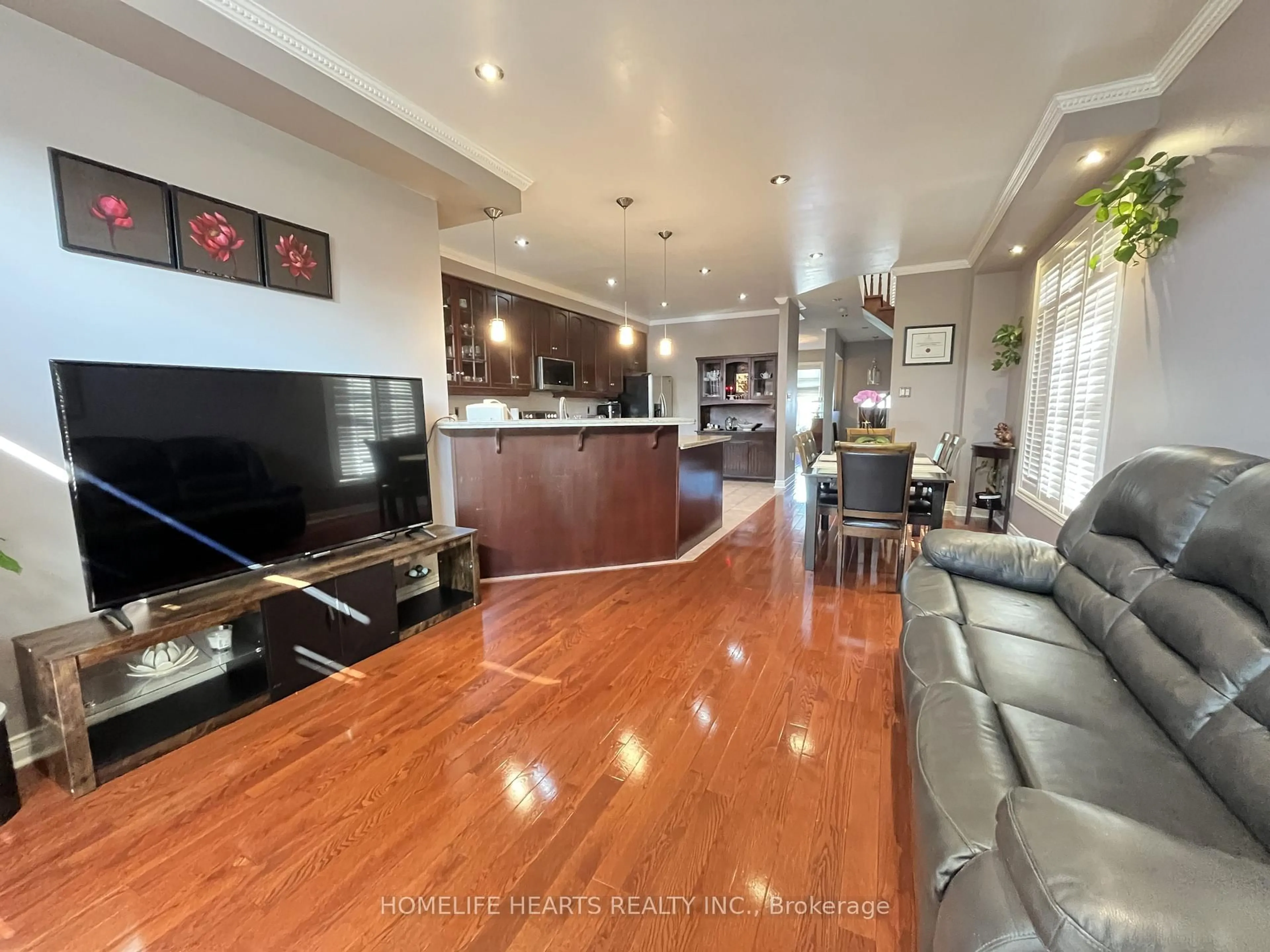 Open concept kitchen, wood/laminate floor for 516 Lumberton Cres, Mississauga Ontario L4Z 3Z7