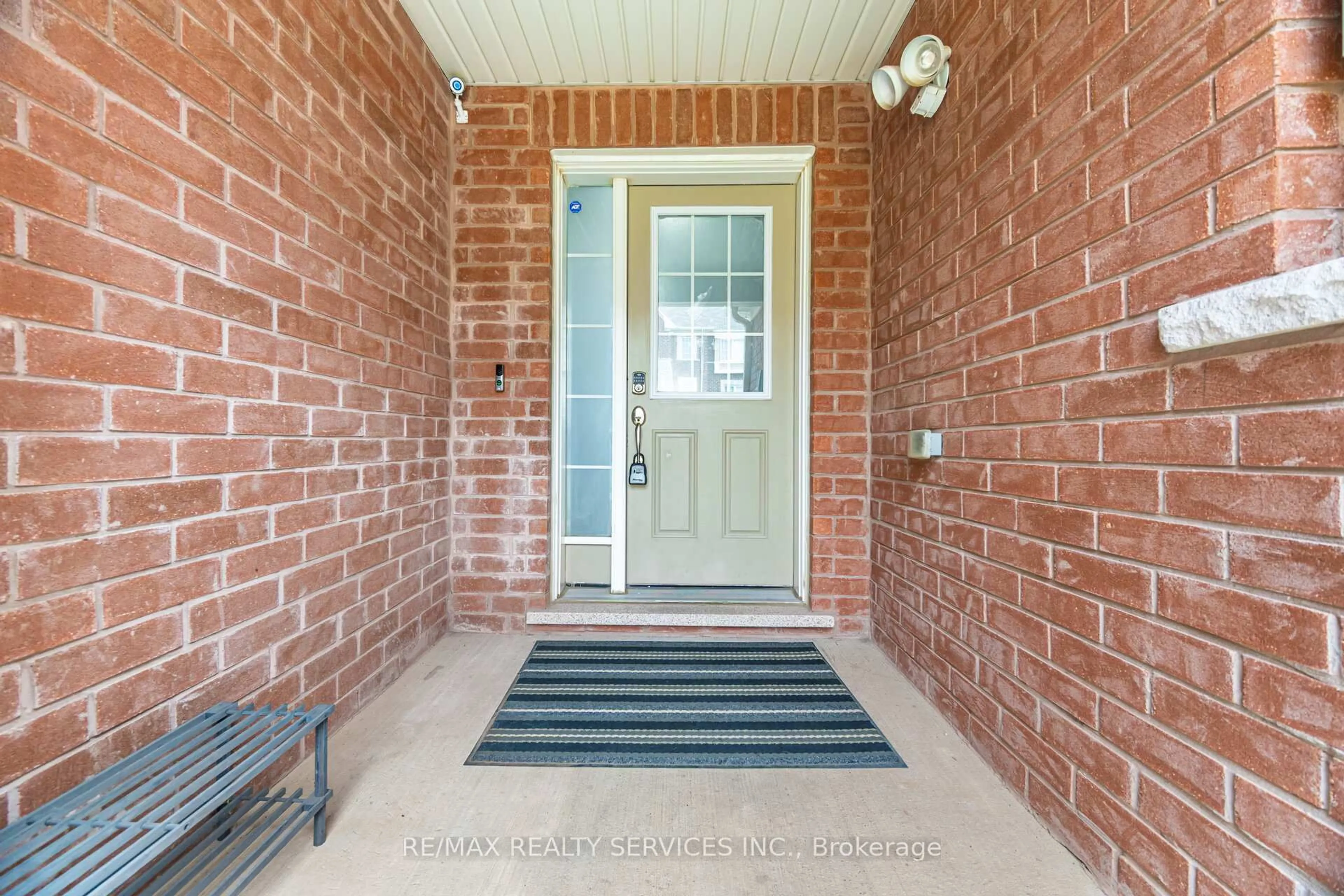 Indoor entryway for 74 Metro Cres, Brampton Ontario L7A 4P1