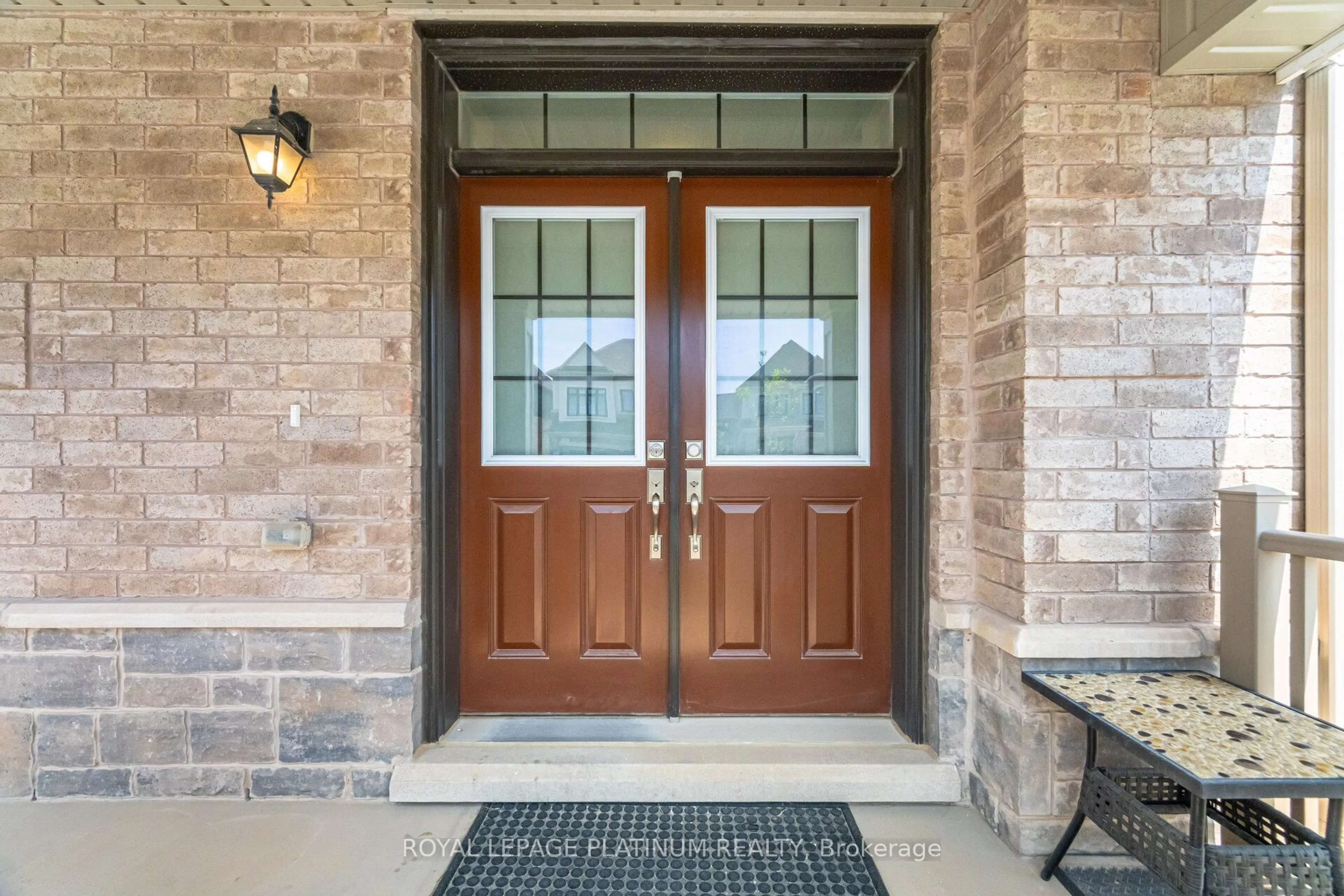 Indoor entryway for 1454 Kitchen Crt, Milton Ontario L9E 1T6