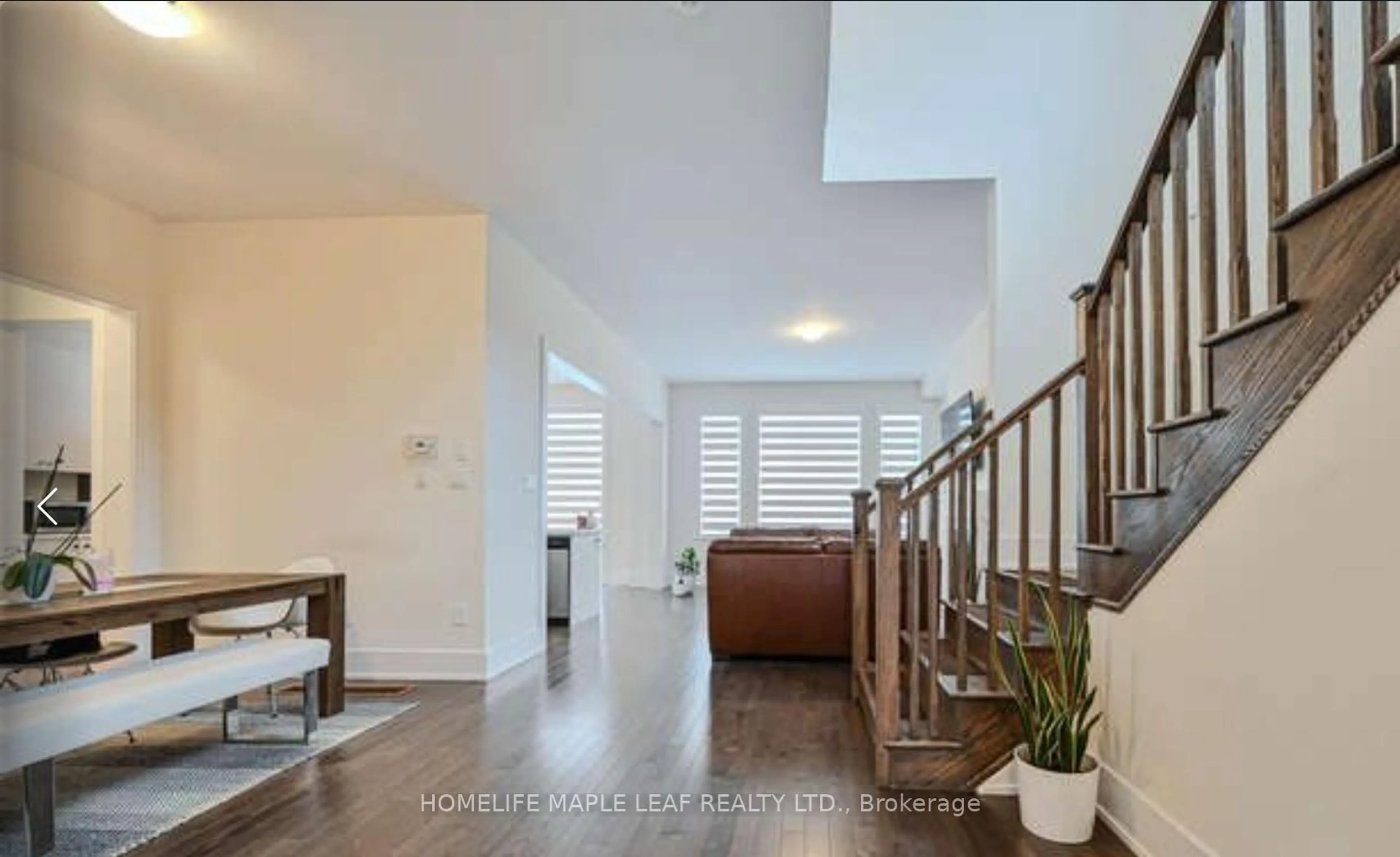 Indoor entryway for 20 Spinland St, Caledon Ontario L2C 4K4