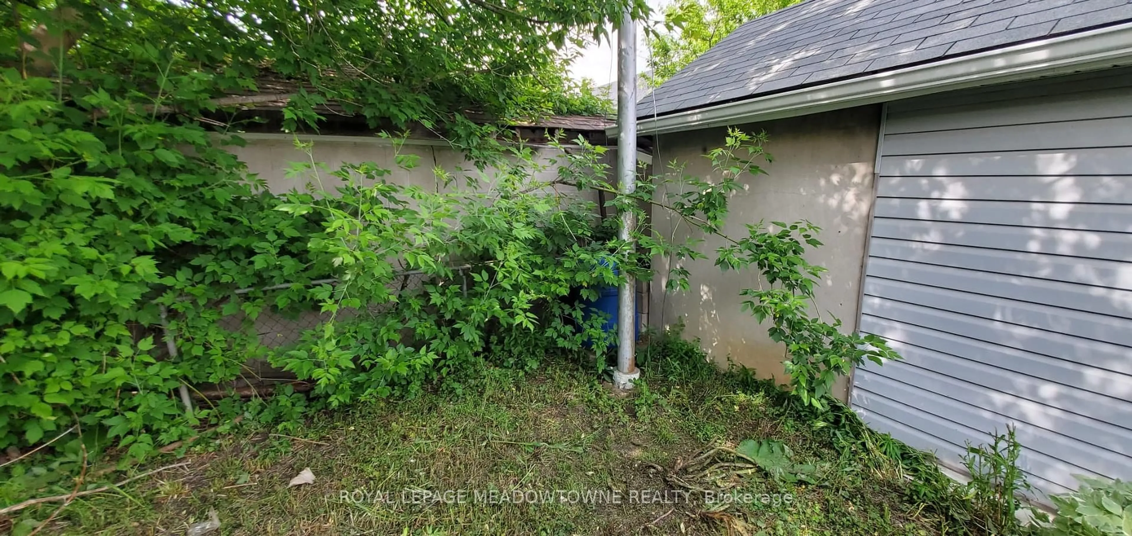 Shed for 222 Belgravia Ave, Toronto Ontario M6E 2M8