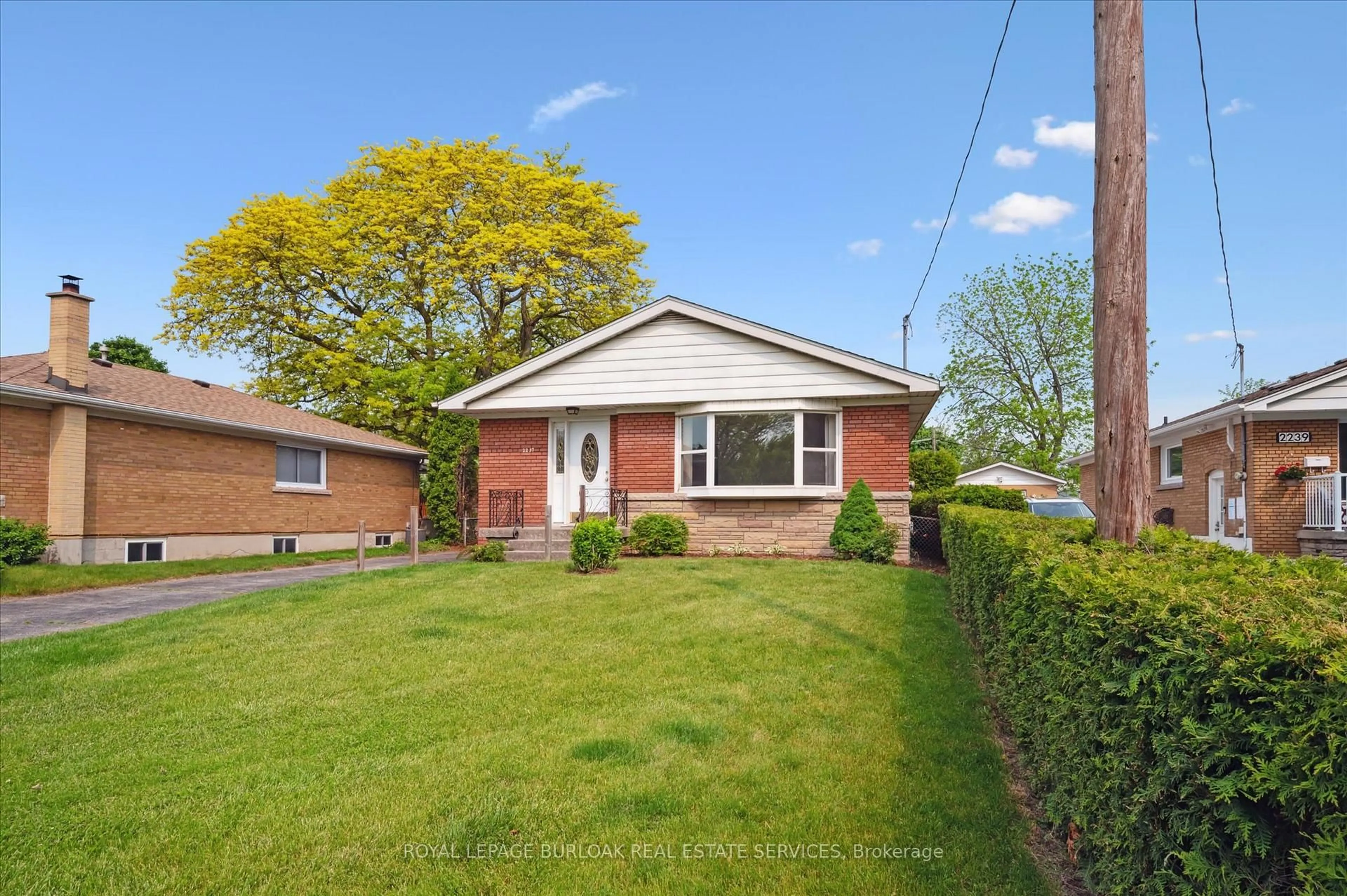 Unknown for 2237 Joyce St, Burlington Ontario L7R 2B6