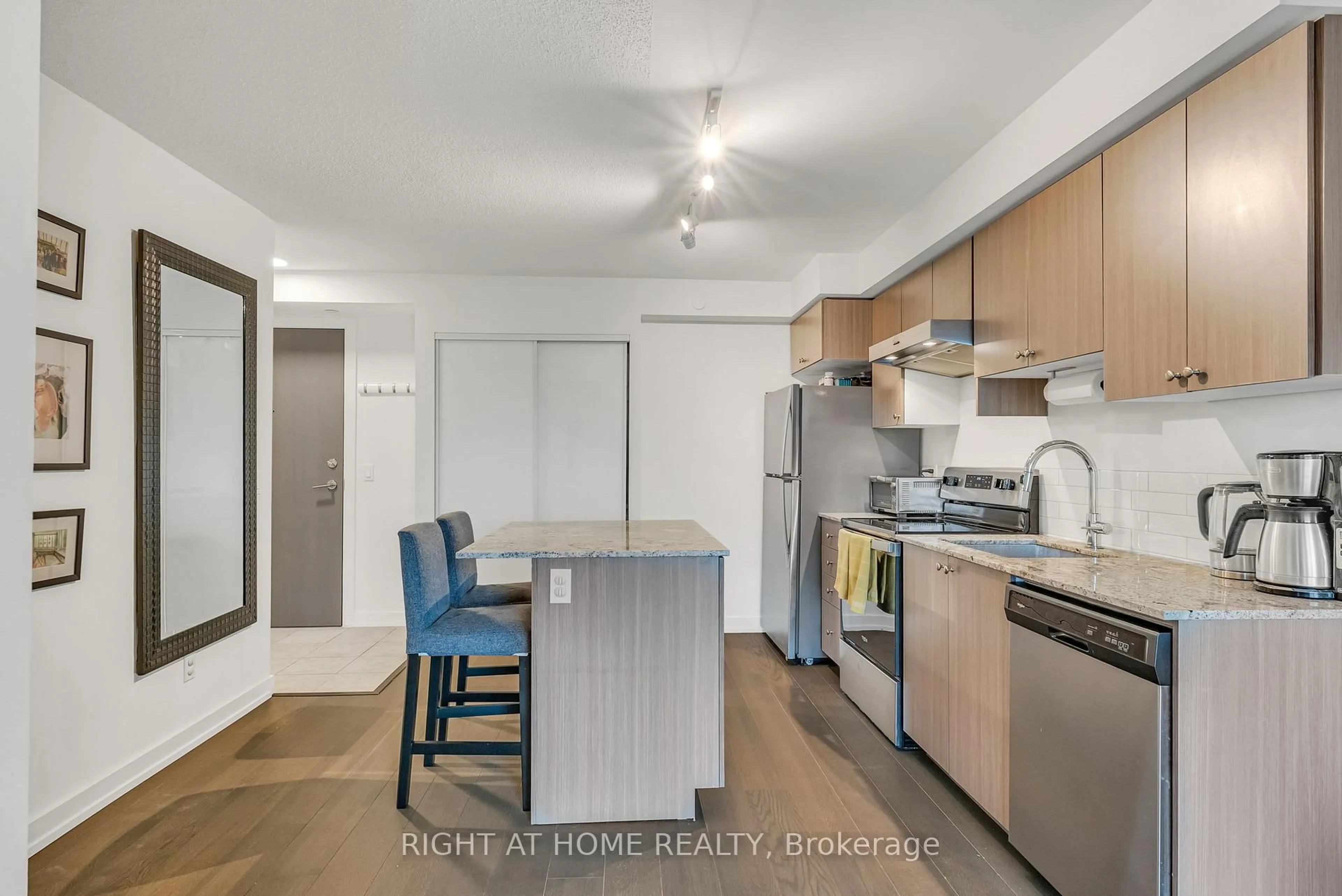Standard kitchen, unknown for 10 Wilby Cres #908, Toronto Ontario M9N 0B6