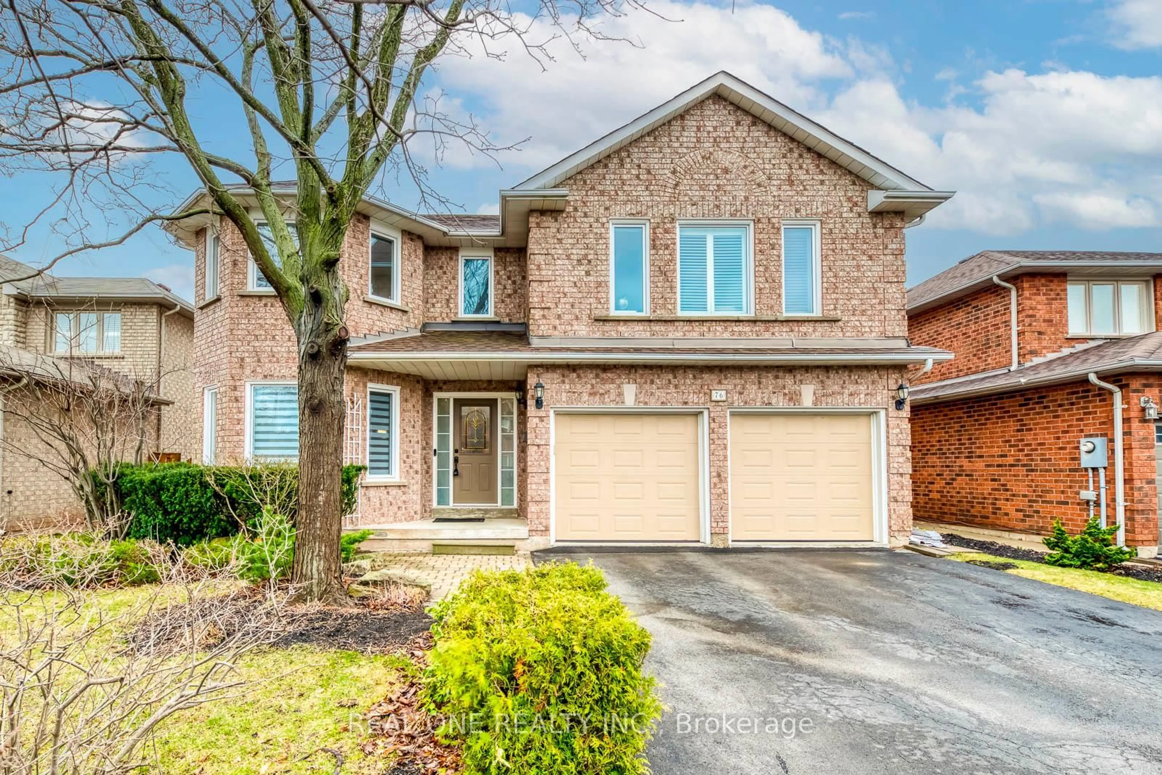 Home with brick exterior material, street for 76 Inverhuron Tr, Oakville Ontario L6H 5Z7
