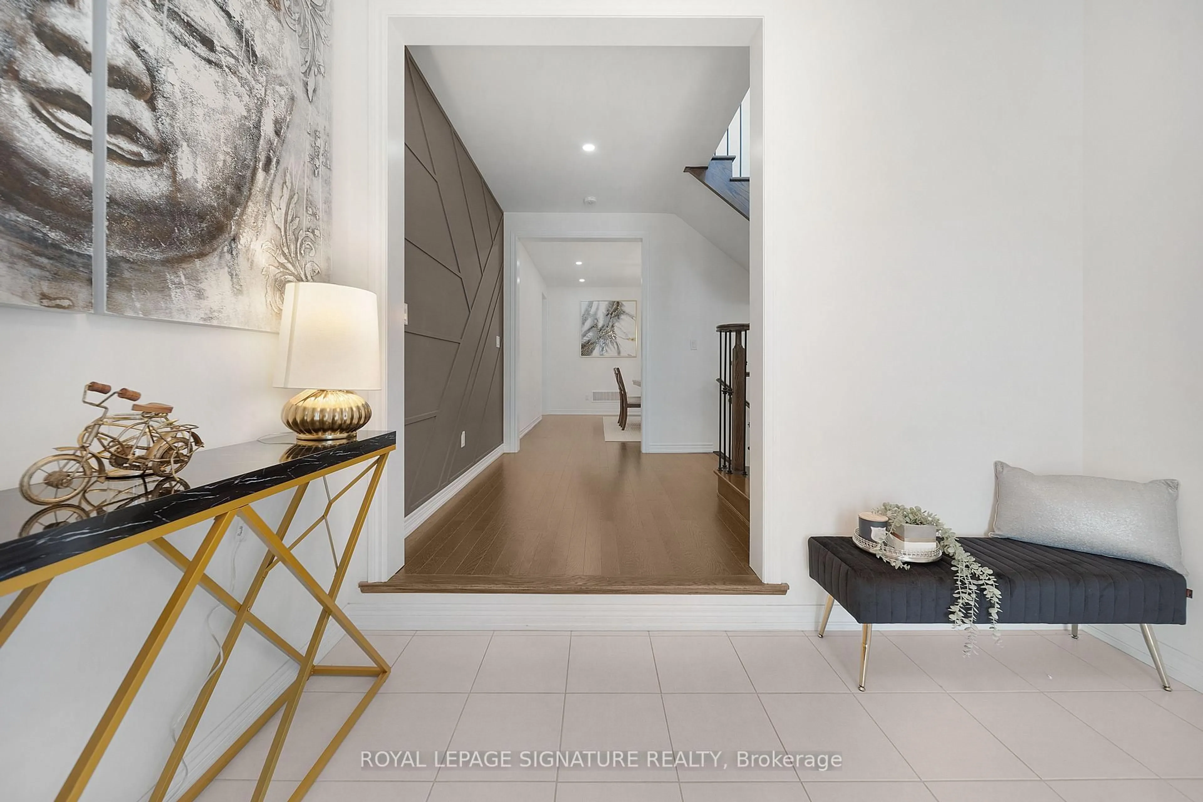 Indoor entryway for 372 Clockwork Dr, Brampton Ontario L7A 5C3