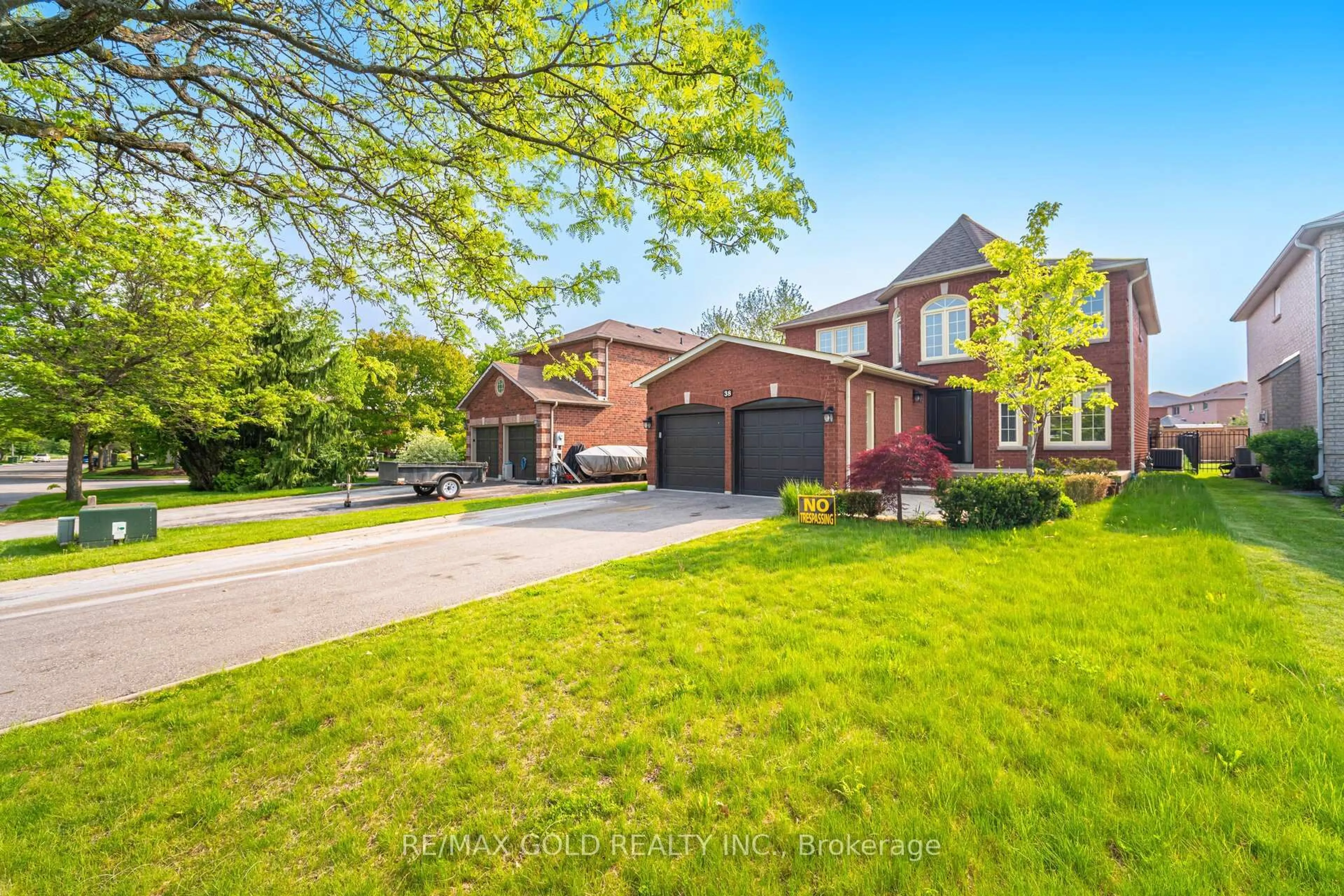 Home with brick exterior material, street for 38 Esposito Dr, Caledon Ontario L7E 1T4