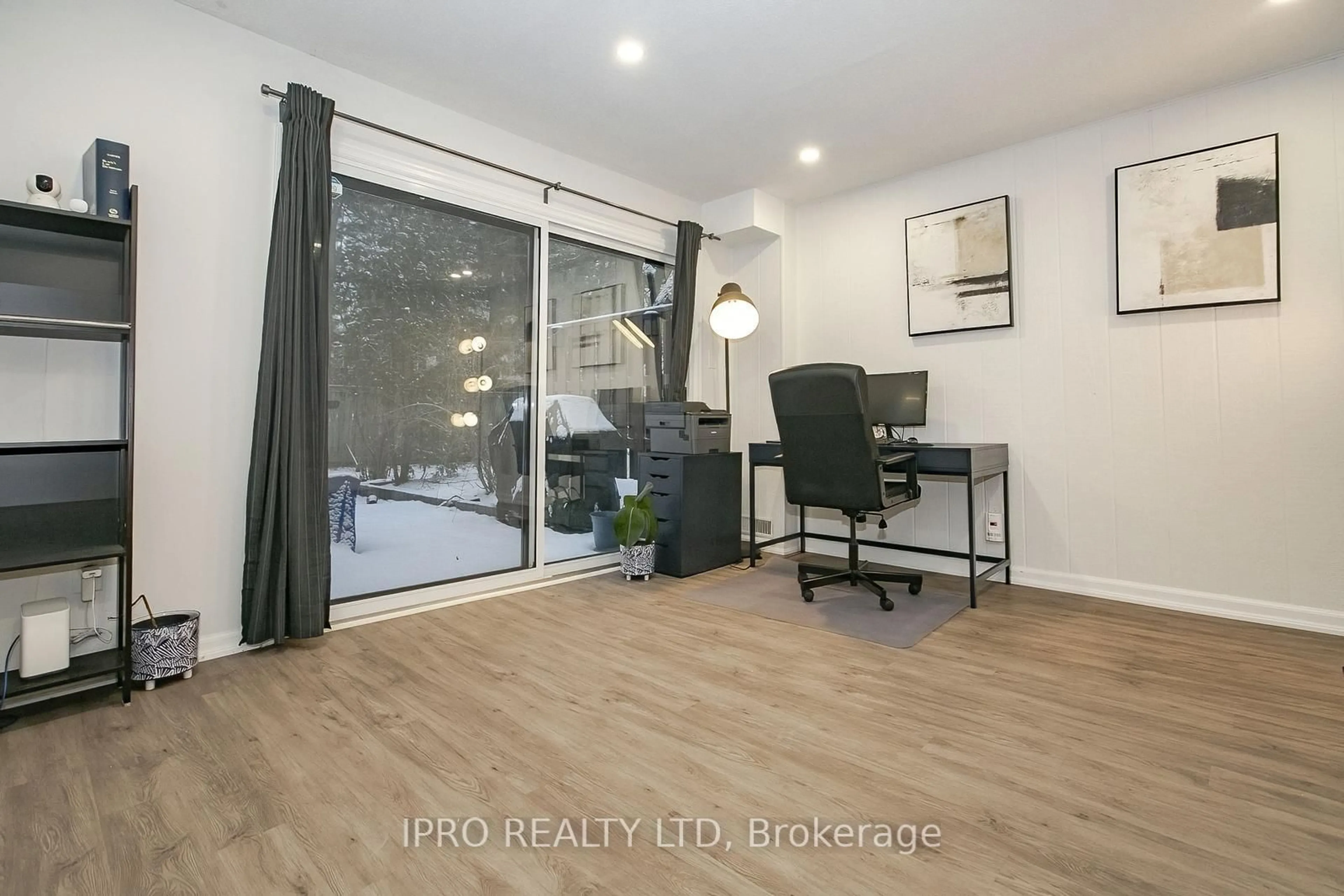 A pic of a room for 1080 Walden Circ #75, Mississauga Ontario L5J 4J9