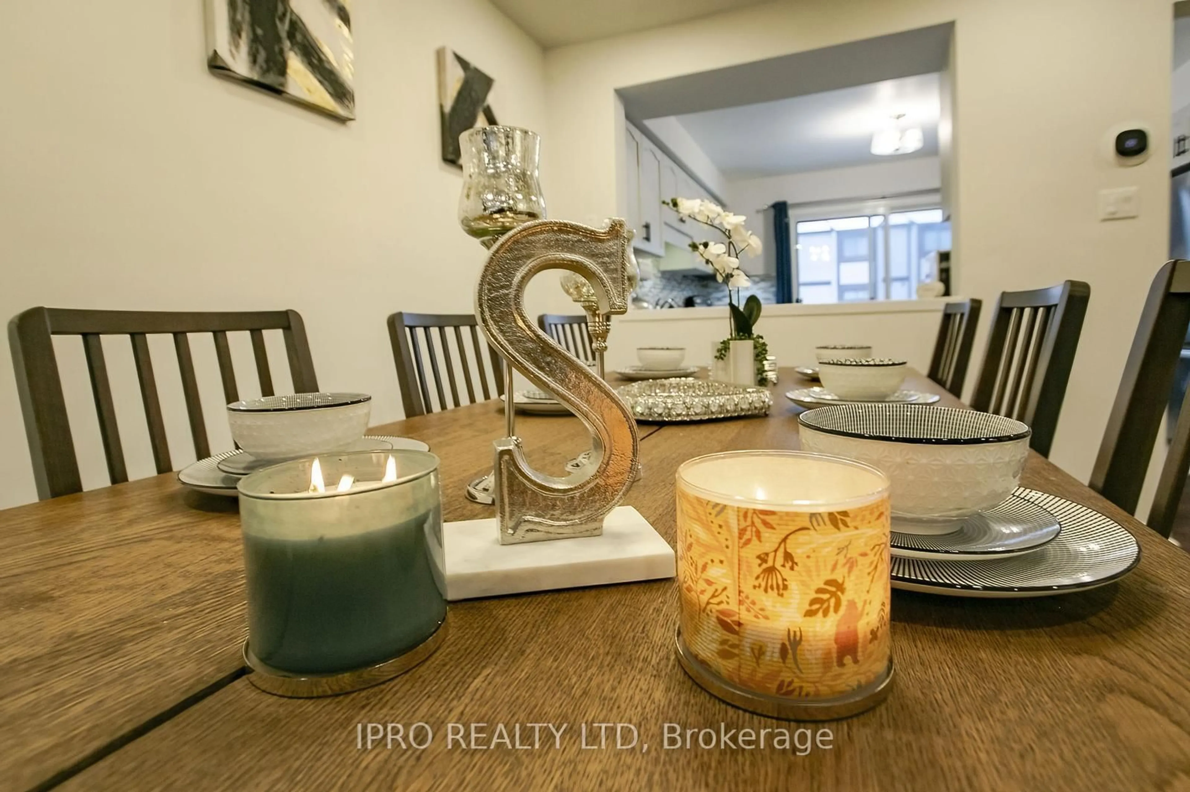 Dining room, unknown for 1080 Walden Circ #75, Mississauga Ontario L5J 4J9