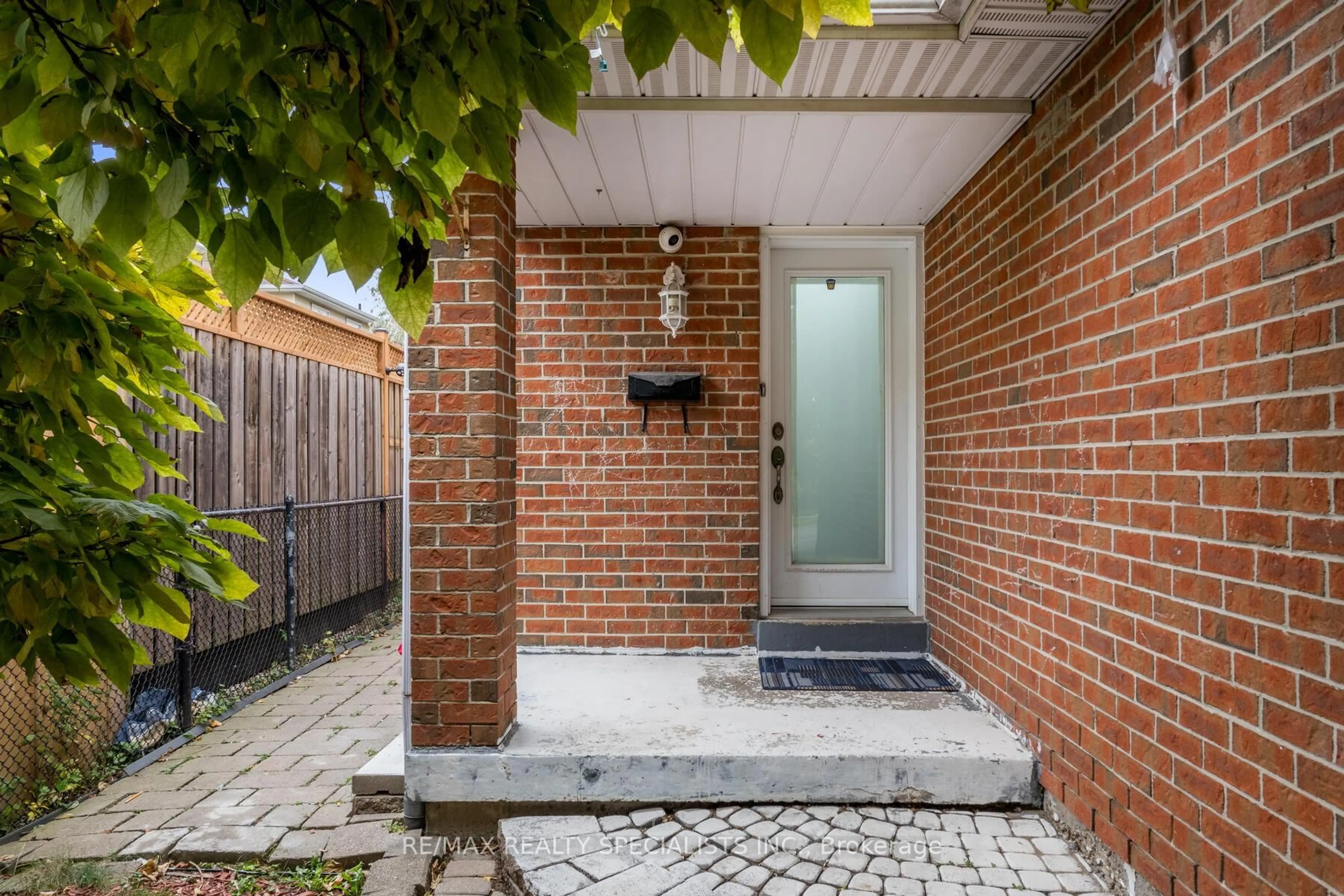 Home with brick exterior material, street for 148 Sunforest Dr, Brampton Ontario L6Z 2B6