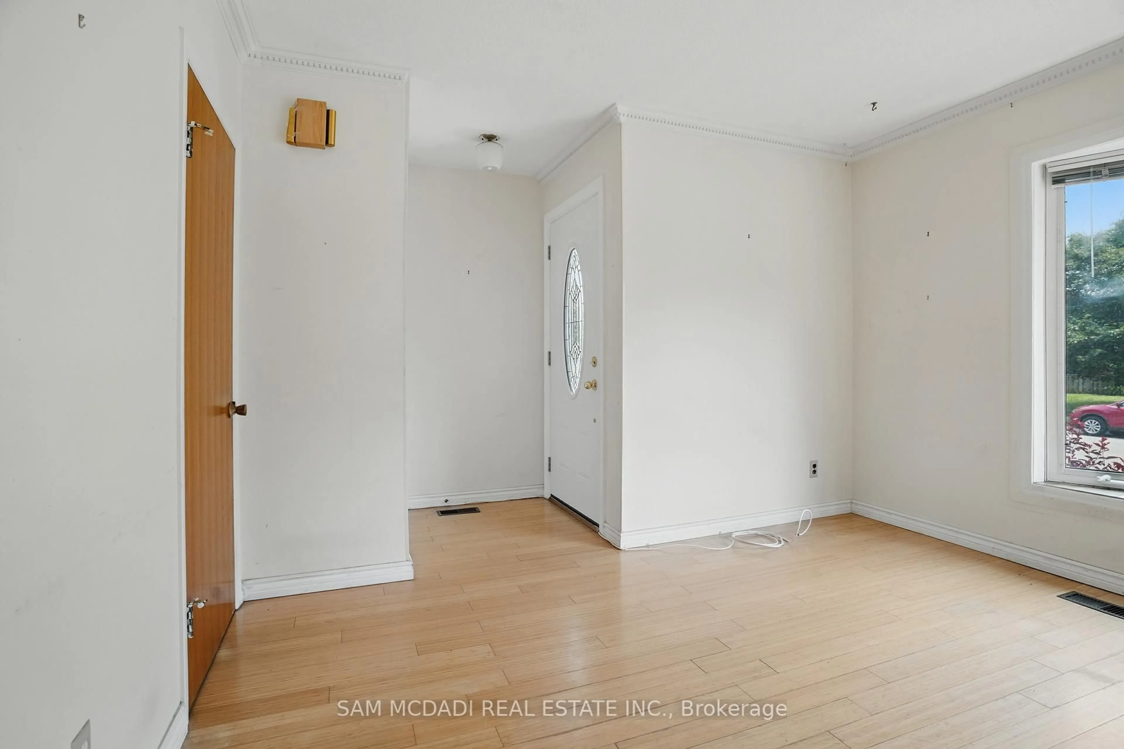 Unknown for 1179 Gripsholm Rd, Mississauga Ontario L4Y 2G8