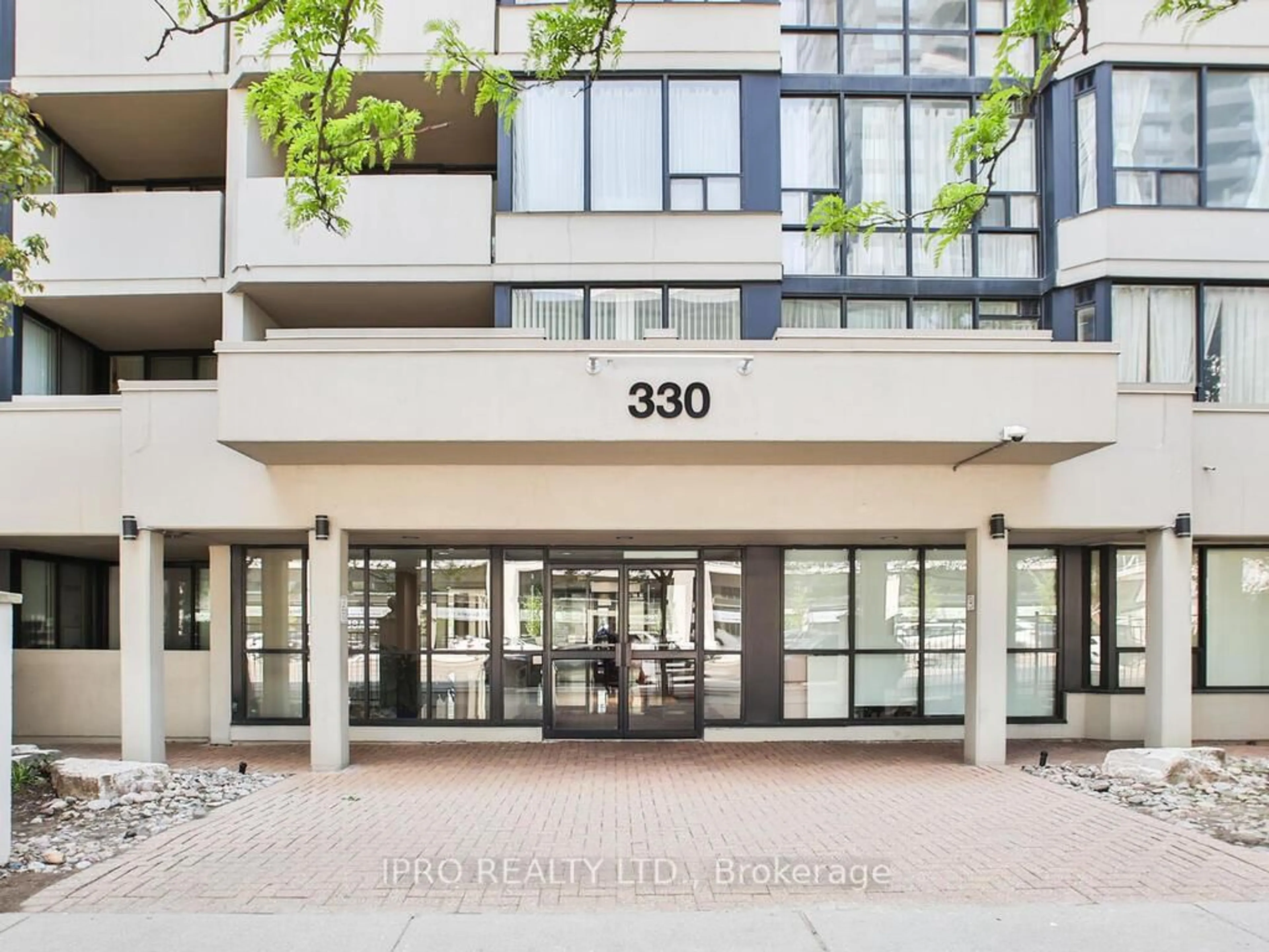 Indoor foyer for 330 Rathburn Rd #910, Mississauga Ontario L5B 3Y1