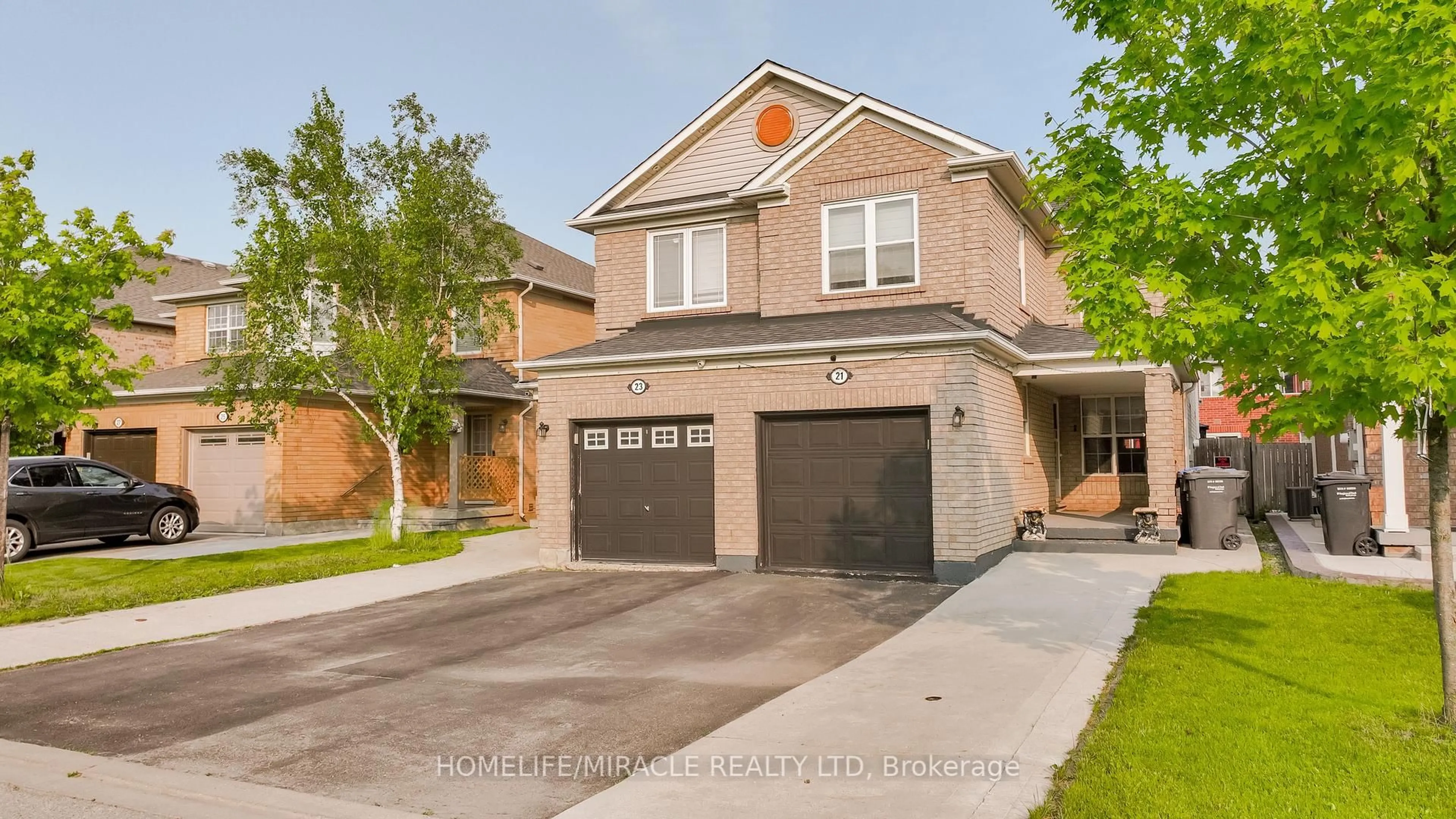 Home with brick exterior material, street for 21 Secord Cres, Brampton Ontario L6X 4Z3