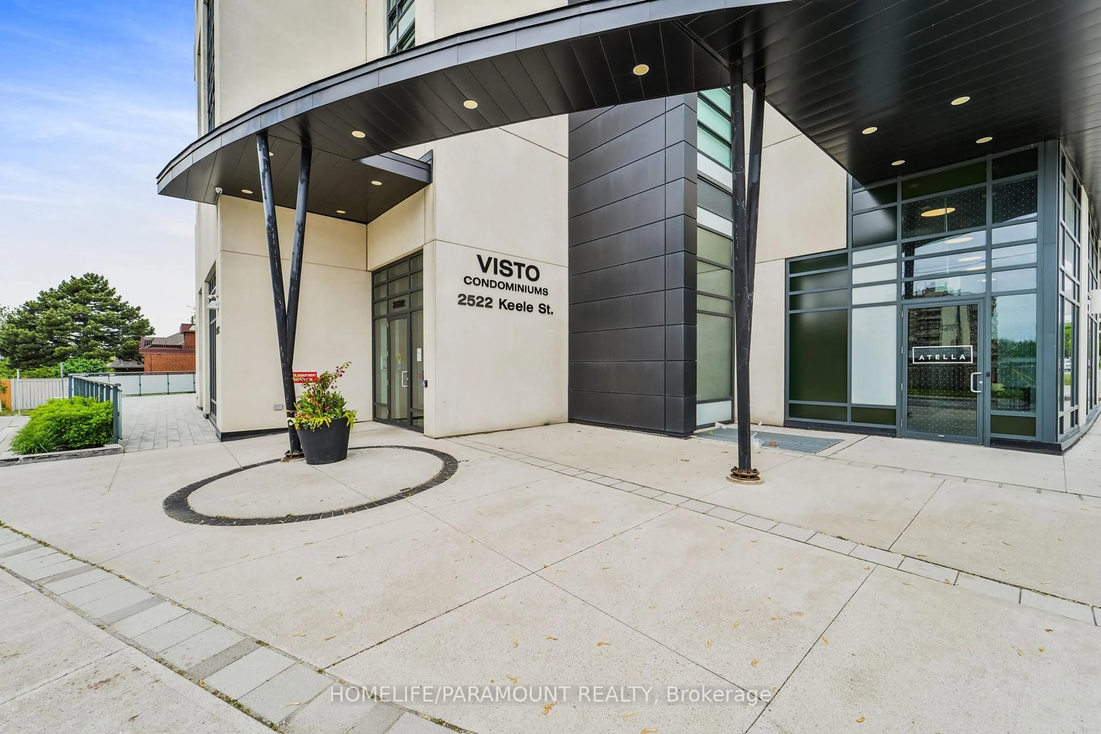 Patio, street for 2522 Keele St #204, Toronto Ontario M6L 2N8